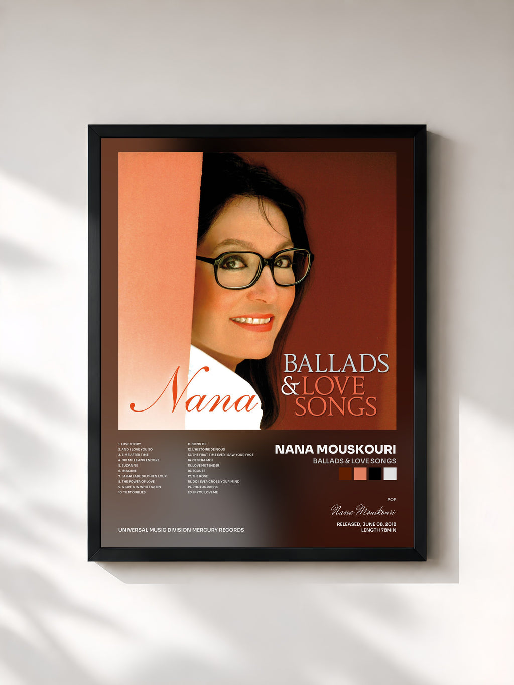 #noir Tableau de l'album Ballads & Love Songs de Nana Mouskouri, cadre noir, imprimé et encadré en France