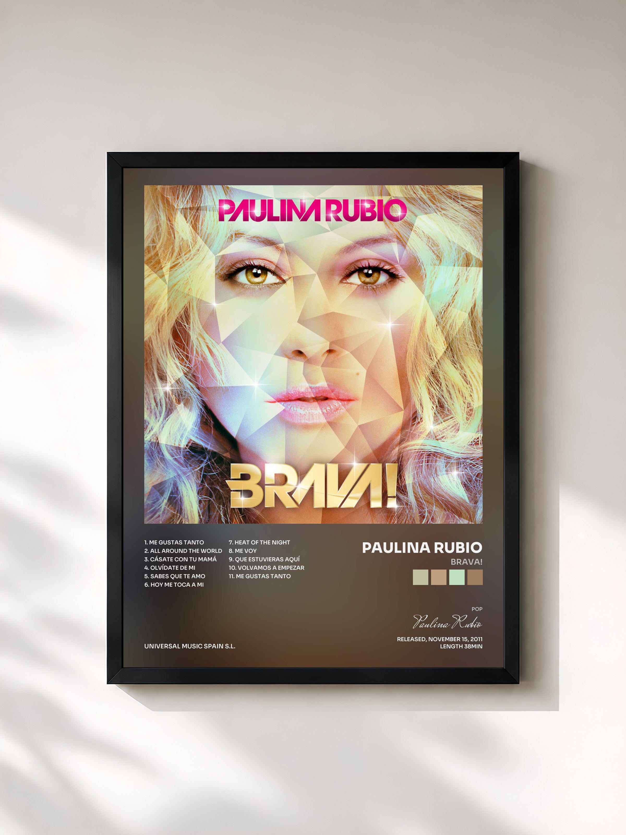 #noir Tableau de l'album Brava! de Paulina Rubio, cadre noir, imprimé et encadré en France