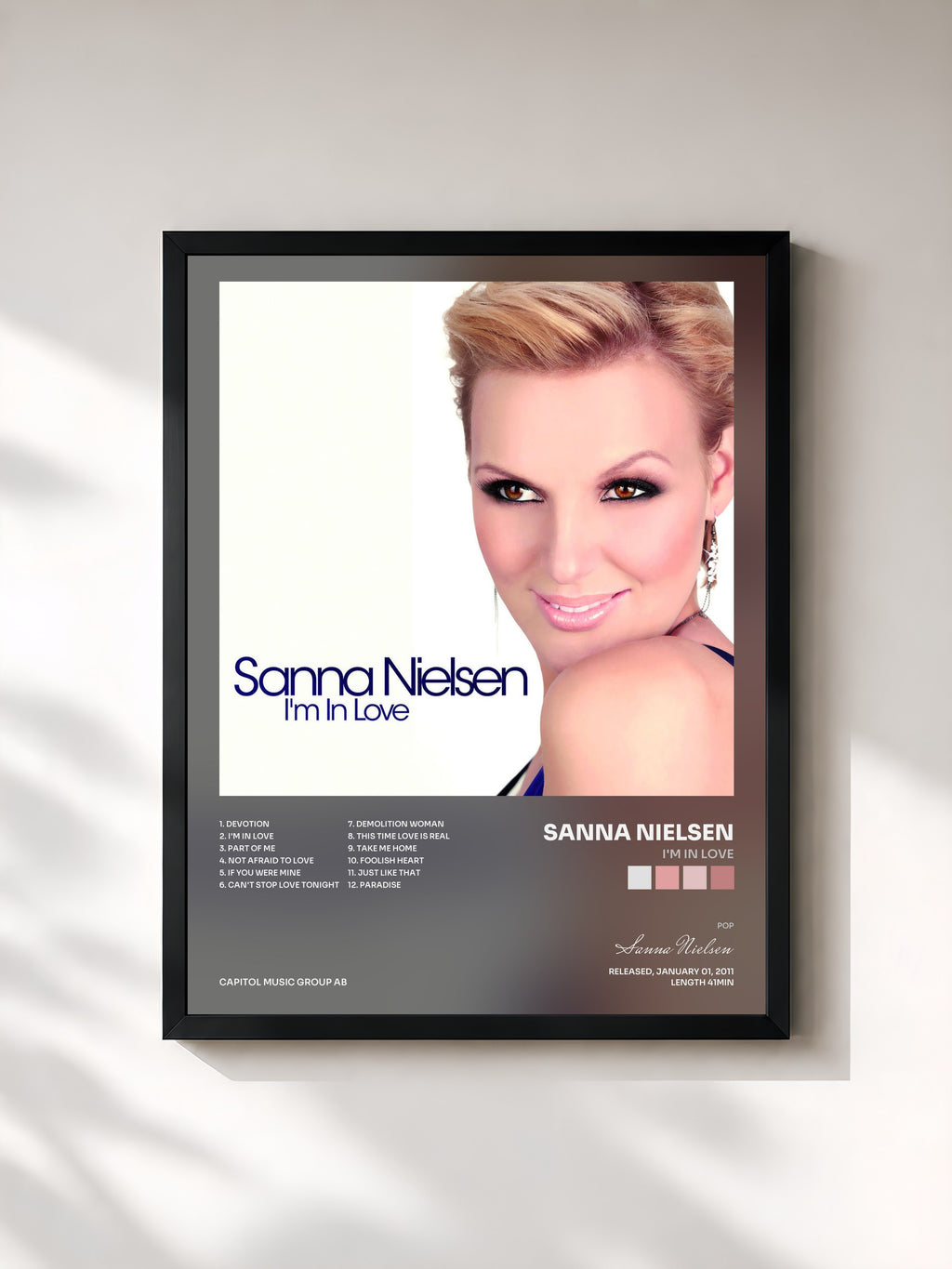 #noir Tableau de l'album I'm In Love de Sanna Nielsen, cadre noir, imprimé et encadré en France