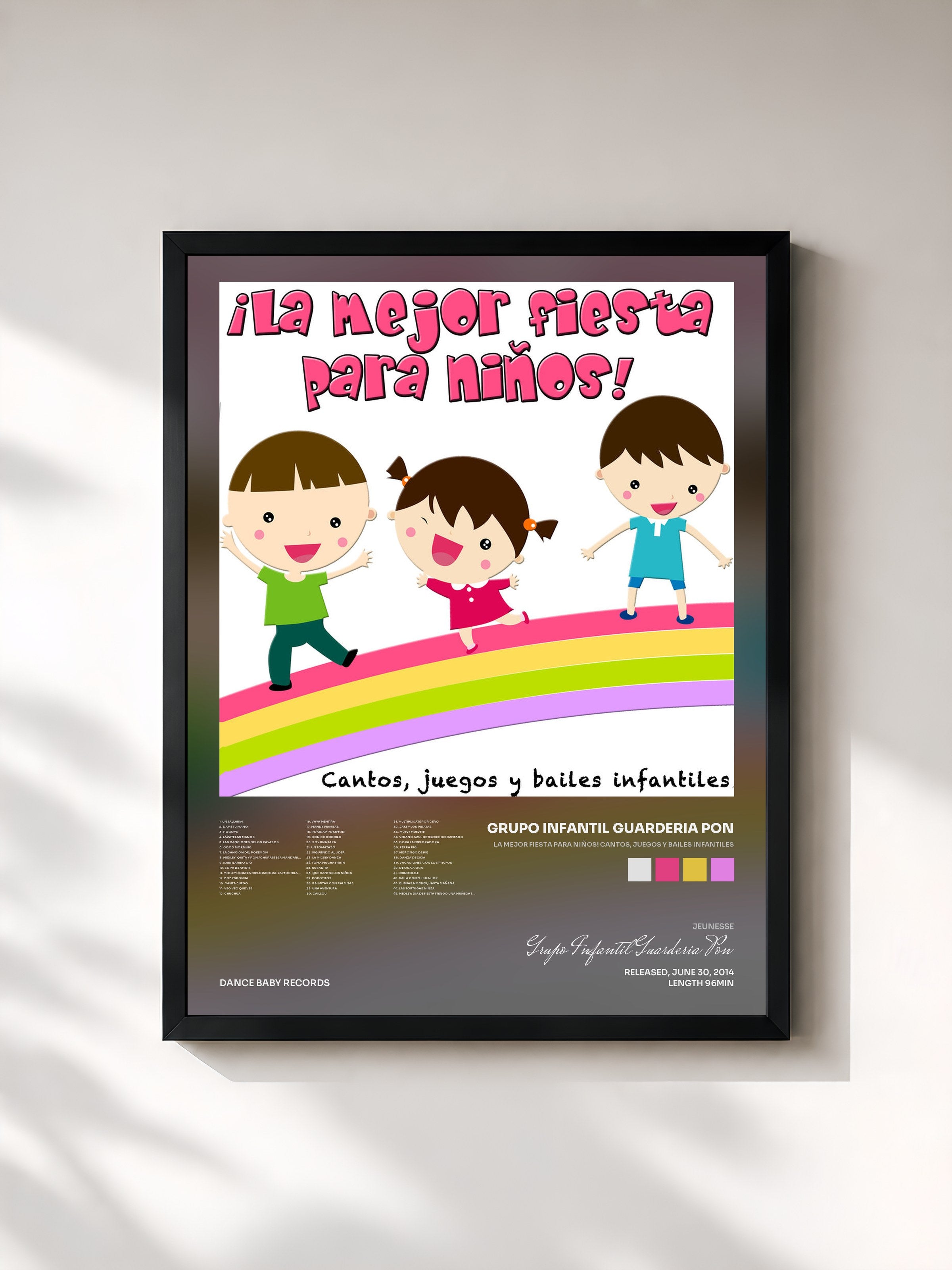 #noir Tableau de l'album La Mejor Fiesta para Niños! Cantos, Juegos y Bailes Infantiles de Grupo Infantil Guarderia Pon, cadre noir, imprimé et encadré en France