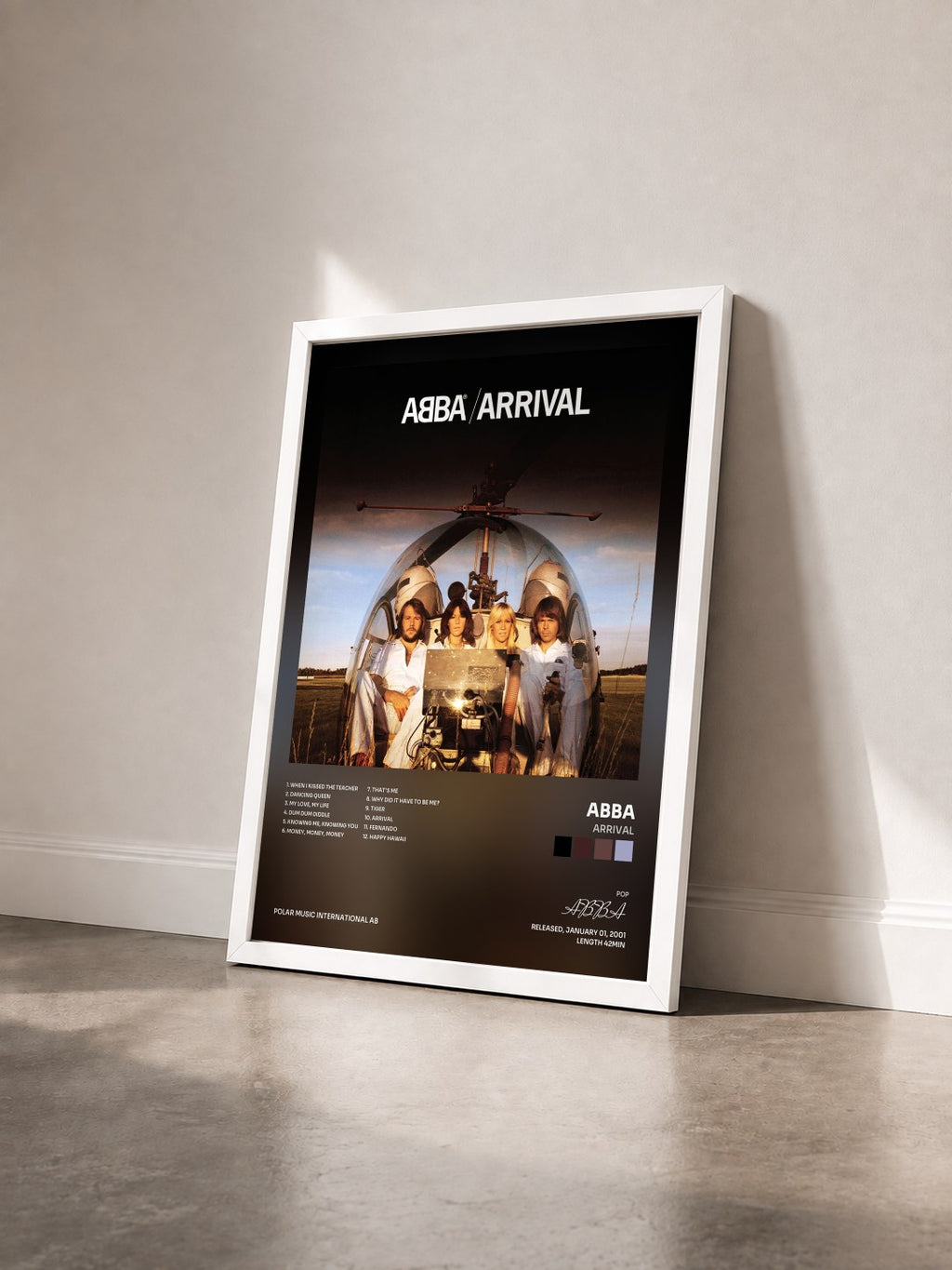 #blanc Arrival von ABBA als gerahmter Kunstdruck von schräg gesehen, weißer Rahmen