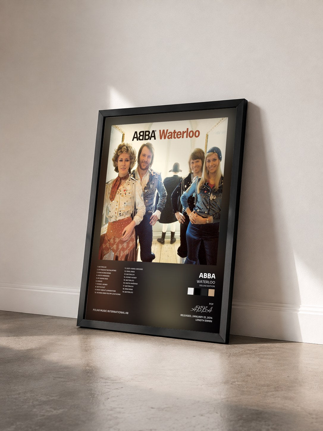#noir Tableau de l'album Waterloo (Deluxe Edition) de ABBA vu de trois quarts, cadre noir