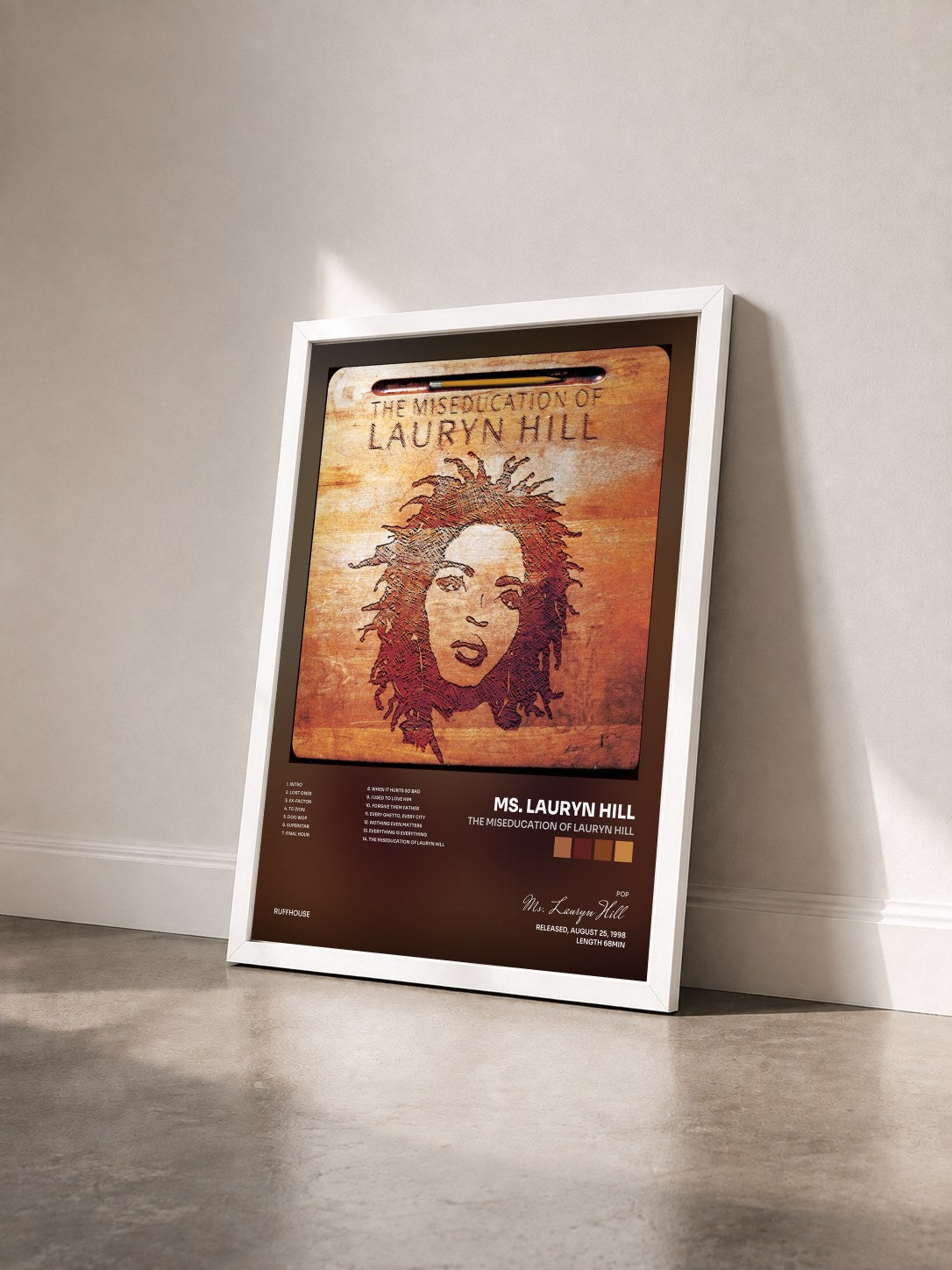 #blanc Tableau de l'album The Miseducation of Lauryn Hill de Ms. Lauryn Hill vu de trois quarts, cadre blanc