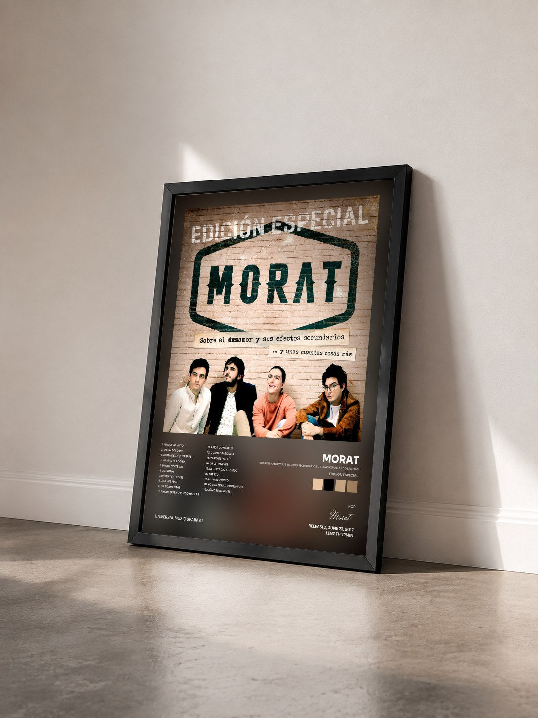 #noir Tableau de l'album Sobre El Amor Y Sus Efectos Secundarios... Y Unas Cuantas Cosas Más (Edición Especial) de Morat vu de trois quarts, cadre noir