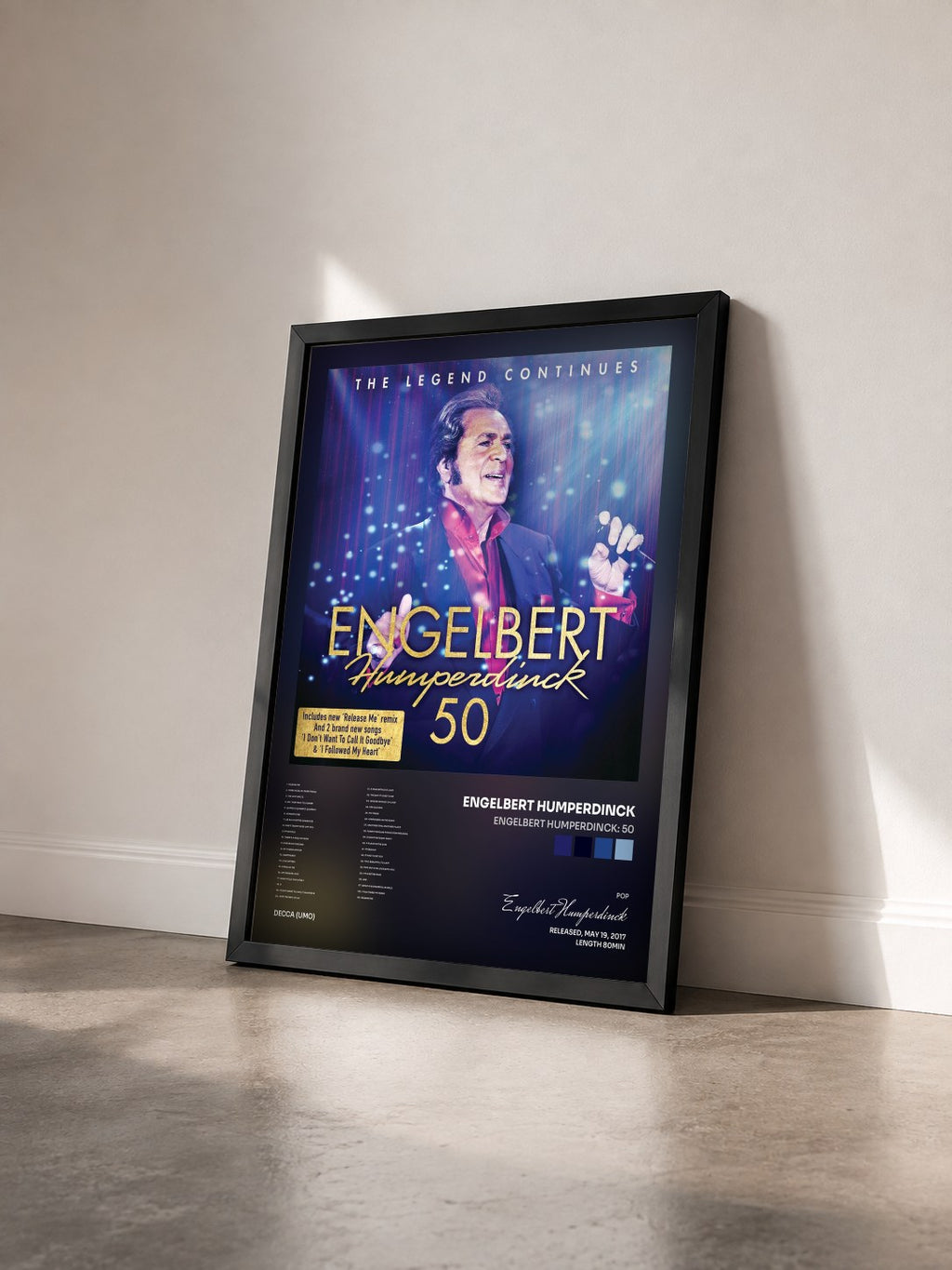#noir Tableau de l'album Engelbert Humperdinck: 50 de Engelbert Humperdinck vu de trois quarts, cadre noir