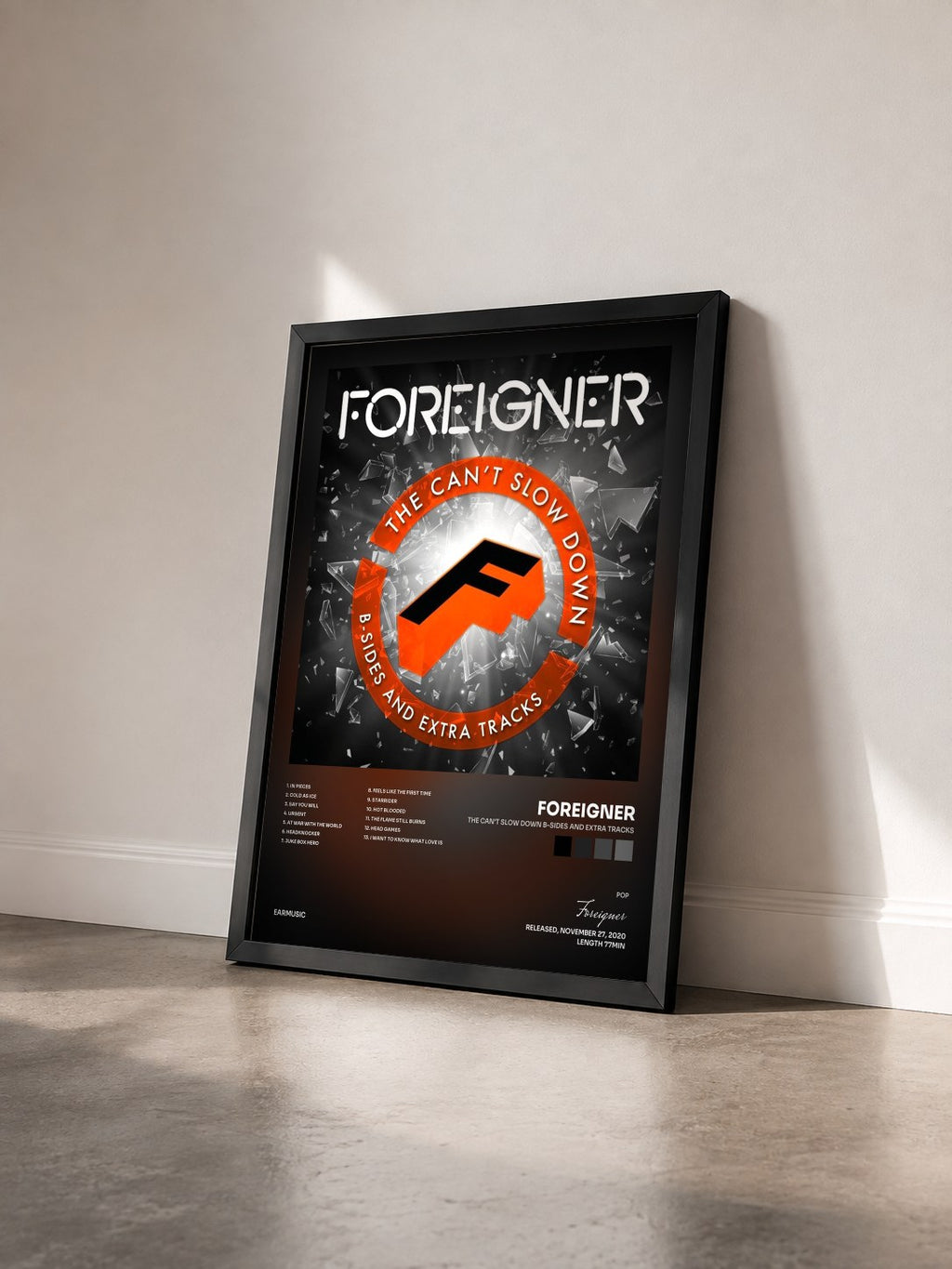 #noir Tableau de l'album The Can't Slow Down B-Sides and Extra Tracks de Foreigner vu de trois quarts, cadre noir