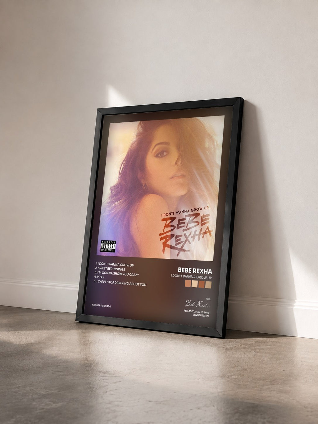 #noir I Don't Wanna Grow Up di Bebe Rexha in stampa incorniciata vista di tre quarti, cornice nera