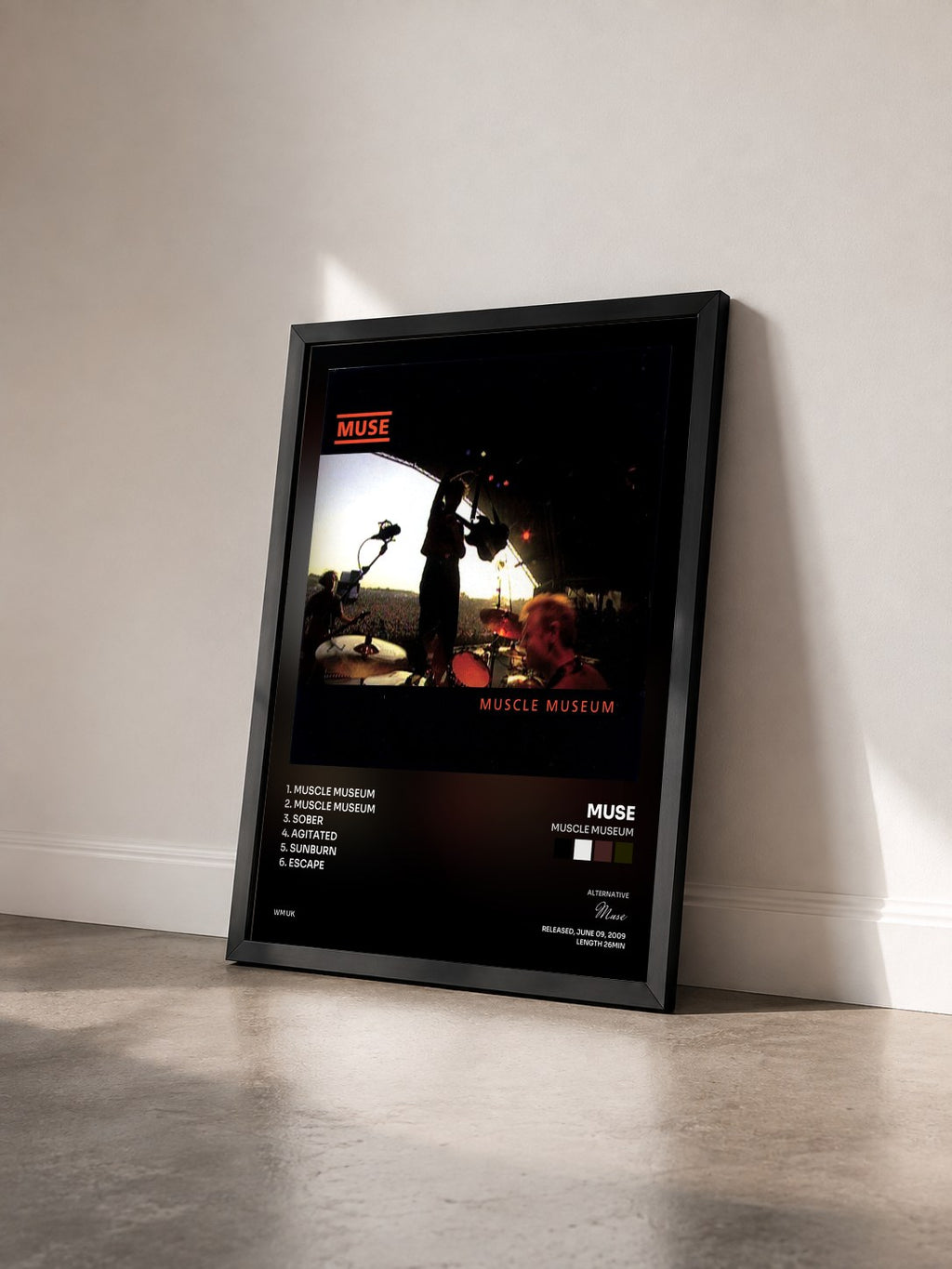 #noir Tableau de l'album Muscle Museum de Muse vu de trois quarts, cadre noir