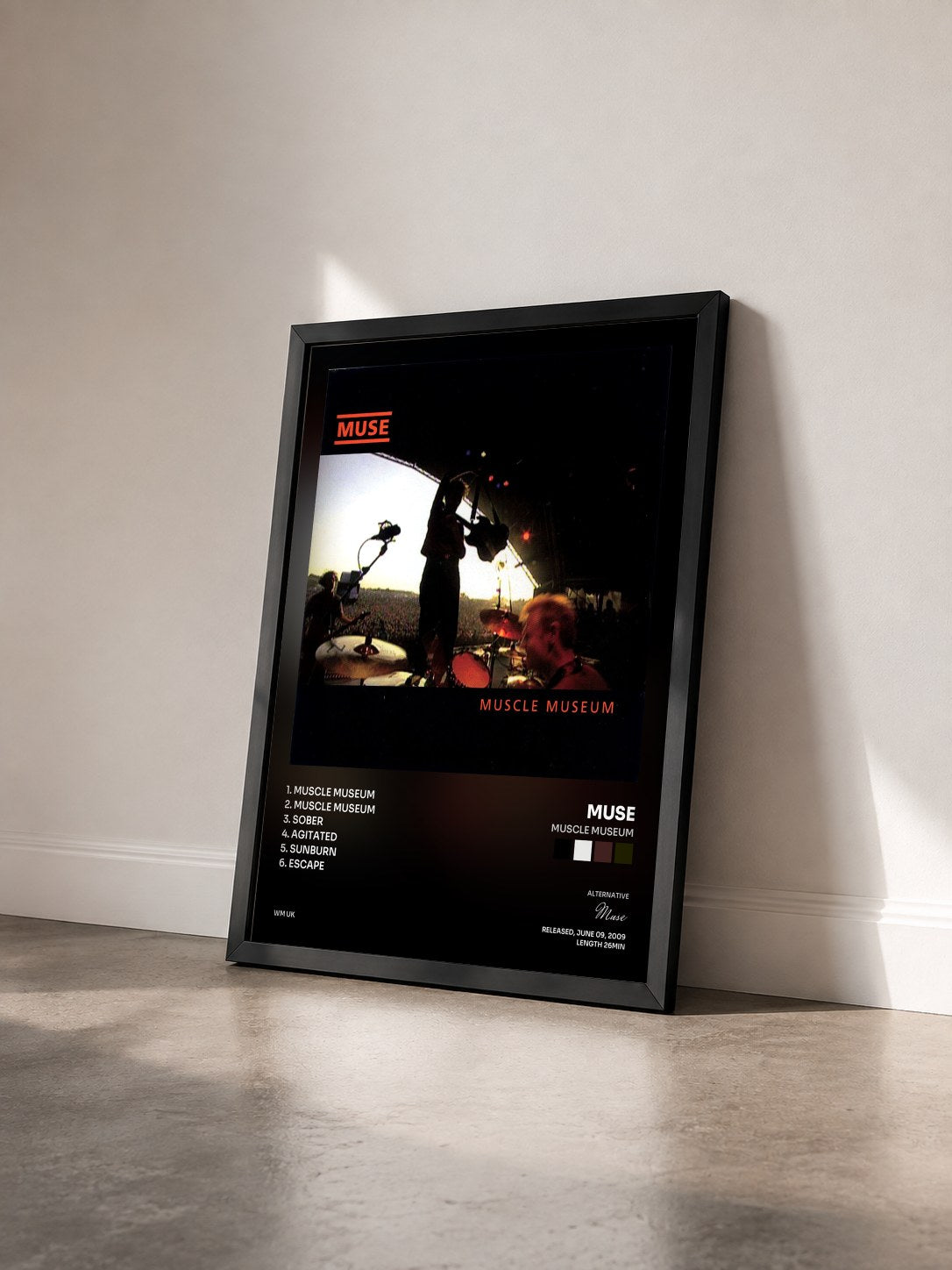 #noir Tableau de l'album Muscle Museum de Muse vu de trois quarts, cadre noir