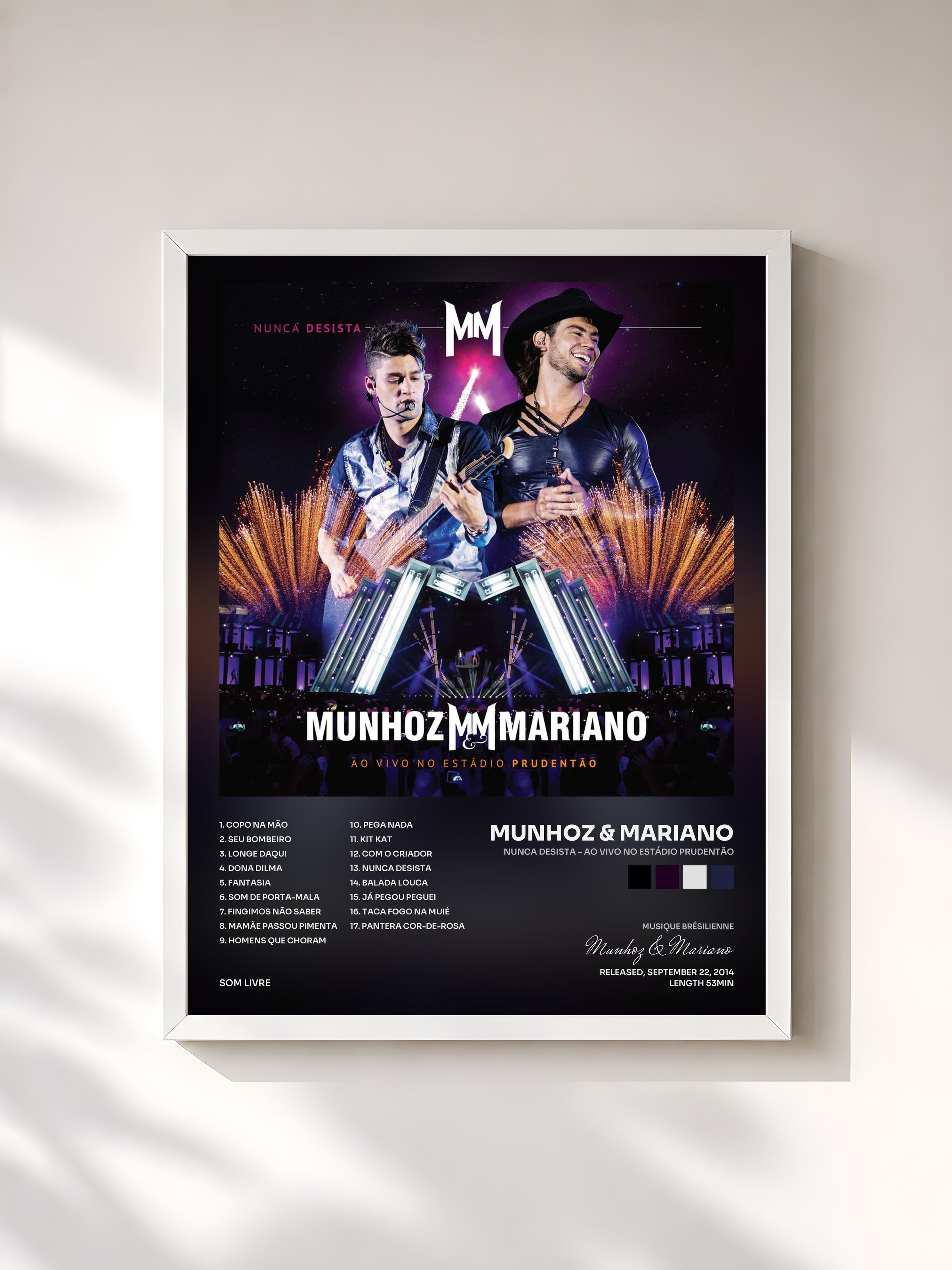 #blanc Tableau de l'album Nunca Desista - Ao Vivo No Estádio Prudentão de Munhoz & Mariano, cadre blanc, imprimé et encadré en France
