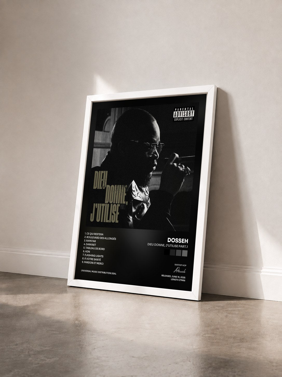 #blanc Tableau de l'album Dieu Donne, J’utilise part.1 de Dosseh vu de trois quarts, cadre blanc