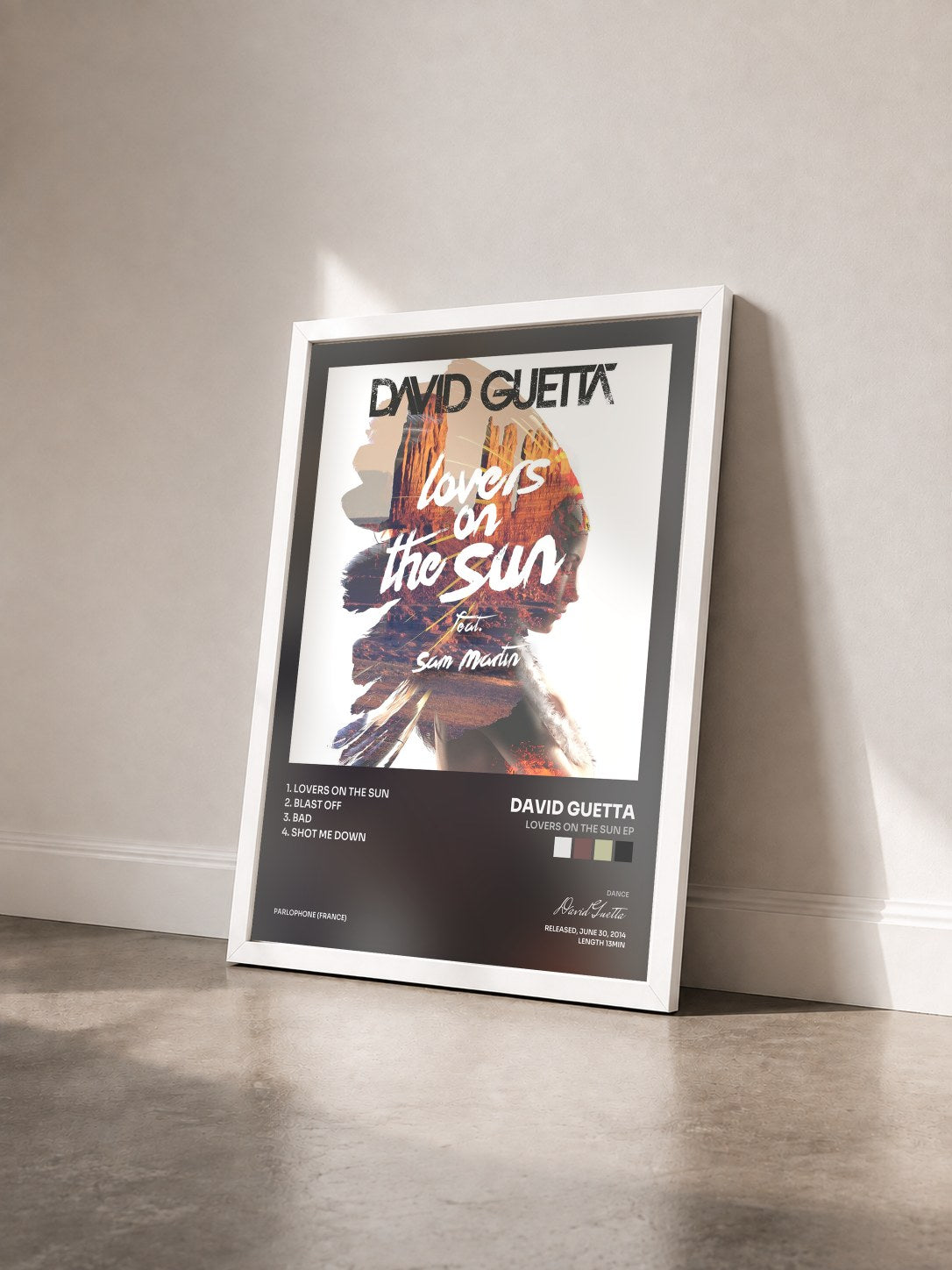 #blanc Tableau de l'album Lovers on the Sun EP de David Guetta vu de trois quarts, cadre blanc
