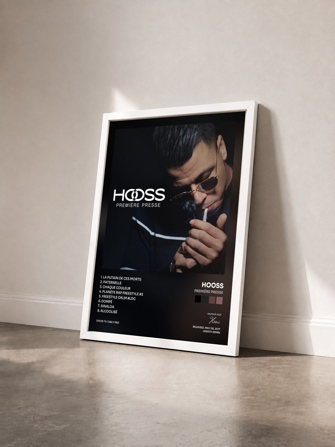 #blanc Première Presse by Hooss as a framed art print seen at an angle, white frame