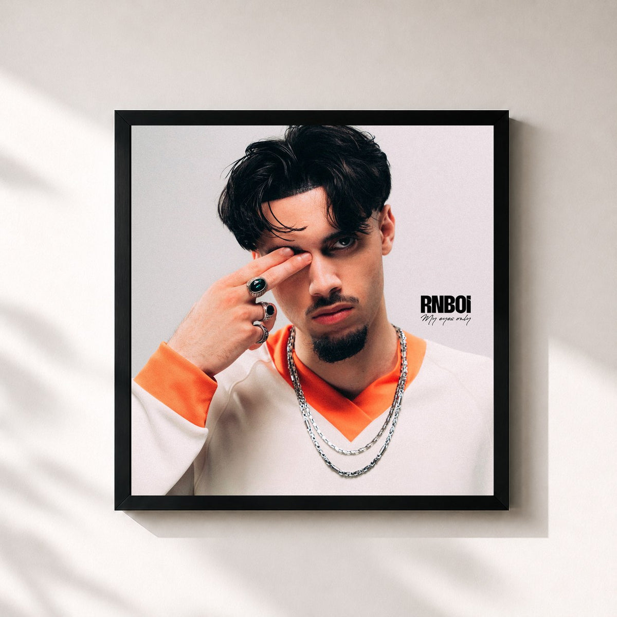 #noir Tableau carré de l'album My Eyes Only de RnBoi, cadre noir 32x32 cm