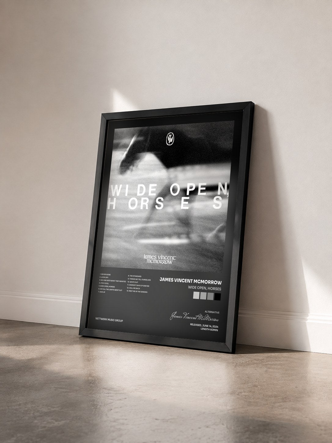 #noir Tableau de l'album Wide open, horses de James Vincent McMorrow vu de trois quarts, cadre noir
