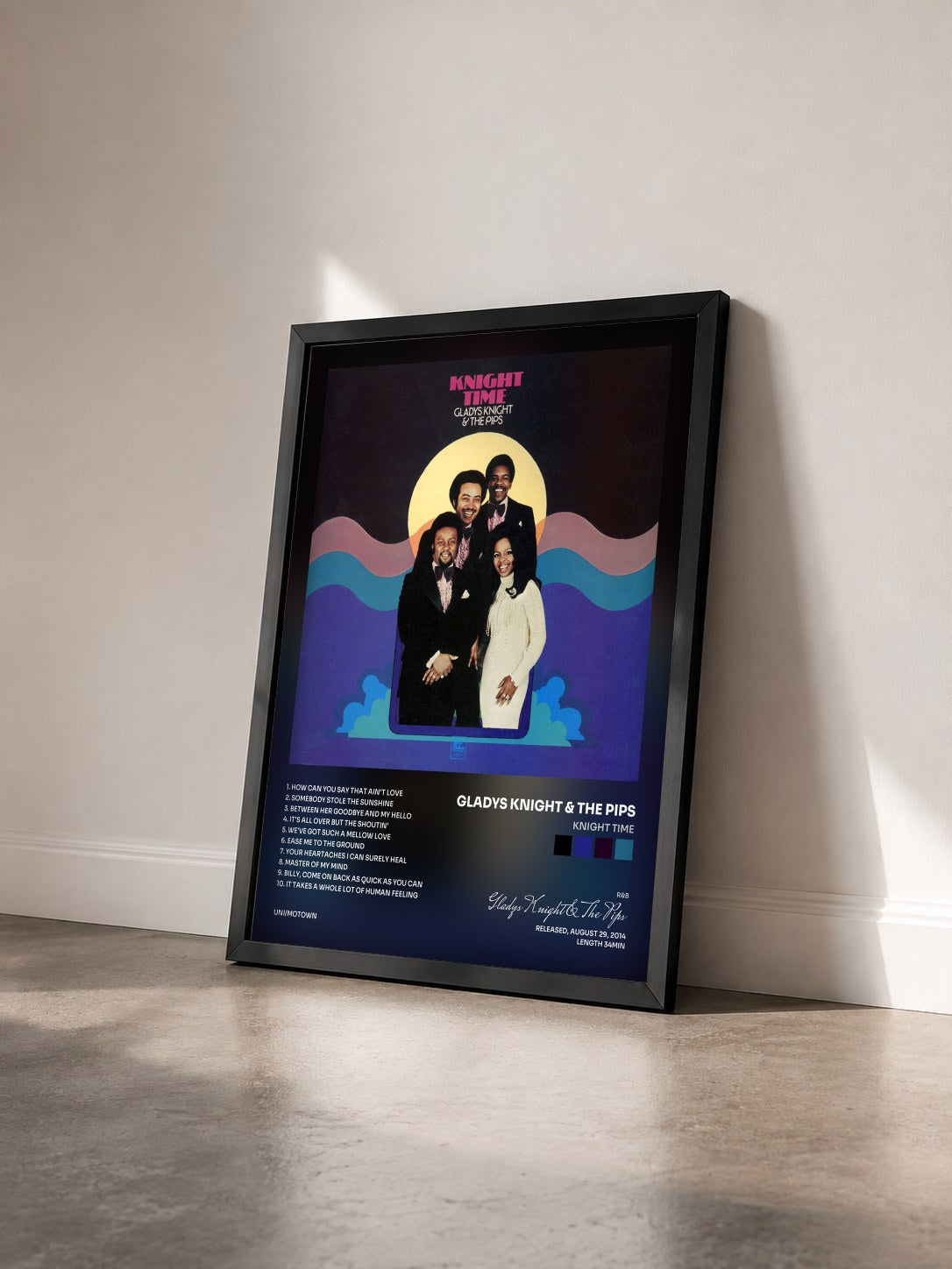 #noir Tableau de l'album Knight Time de Gladys Knight & The Pips vu de trois quarts, cadre noir