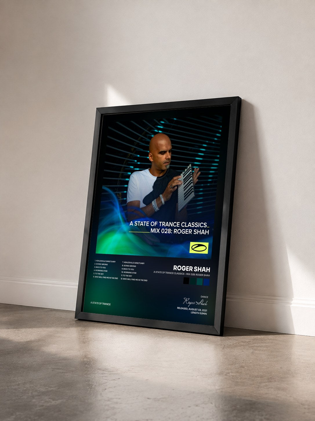 #noir Tableau de l'album A State Of Trance Classics - Mix 028: Roger Shah de Roger Shah vu de trois quarts, cadre noir