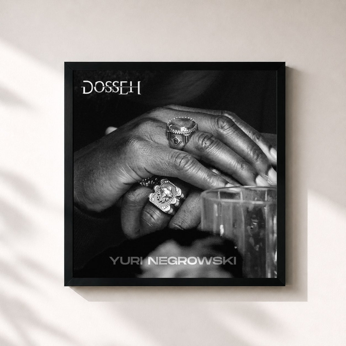 #noir Tableau carré de l'album Yuri Negrowski de Dosseh, cadre noir 32x32 cm