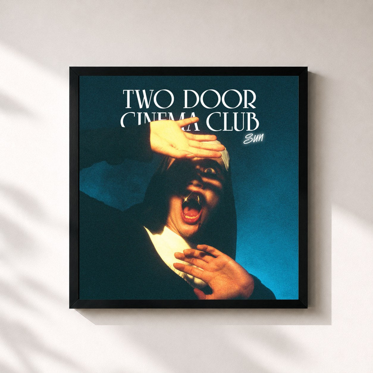 #noir Tableau carré de l'album Sun de Two Door Cinema Club, cadre noir 32x32 cm