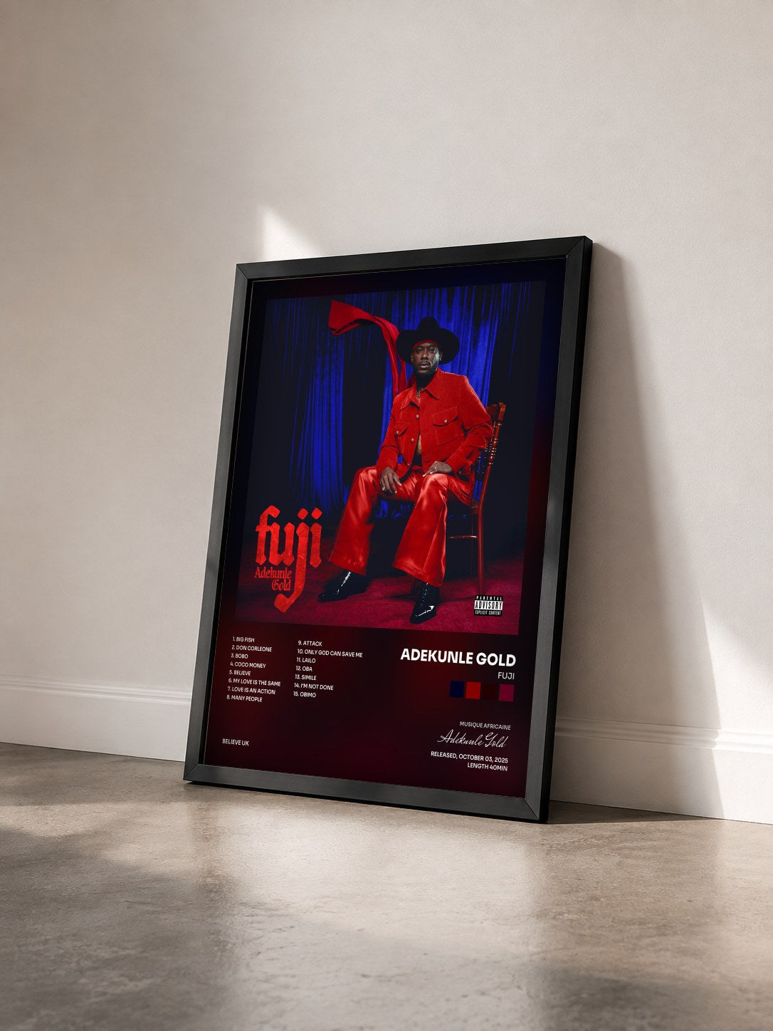 #noir Tableau de l'album Fuji de Adekunle Gold vu de trois quarts, cadre noir