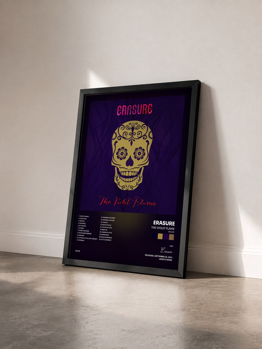 #noir The Violet Flame (Deluxe) di Erasure in stampa incorniciata vista di tre quarti, cornice nera