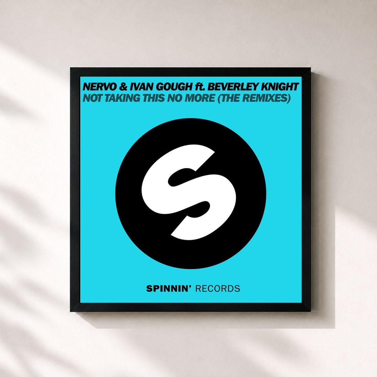 #noir Tableau carré de l'album Not Taking This No Not Taking This No More (feat. Beverley Knight) [The Remixes] de Nervo, cadre noir 32x32 cm