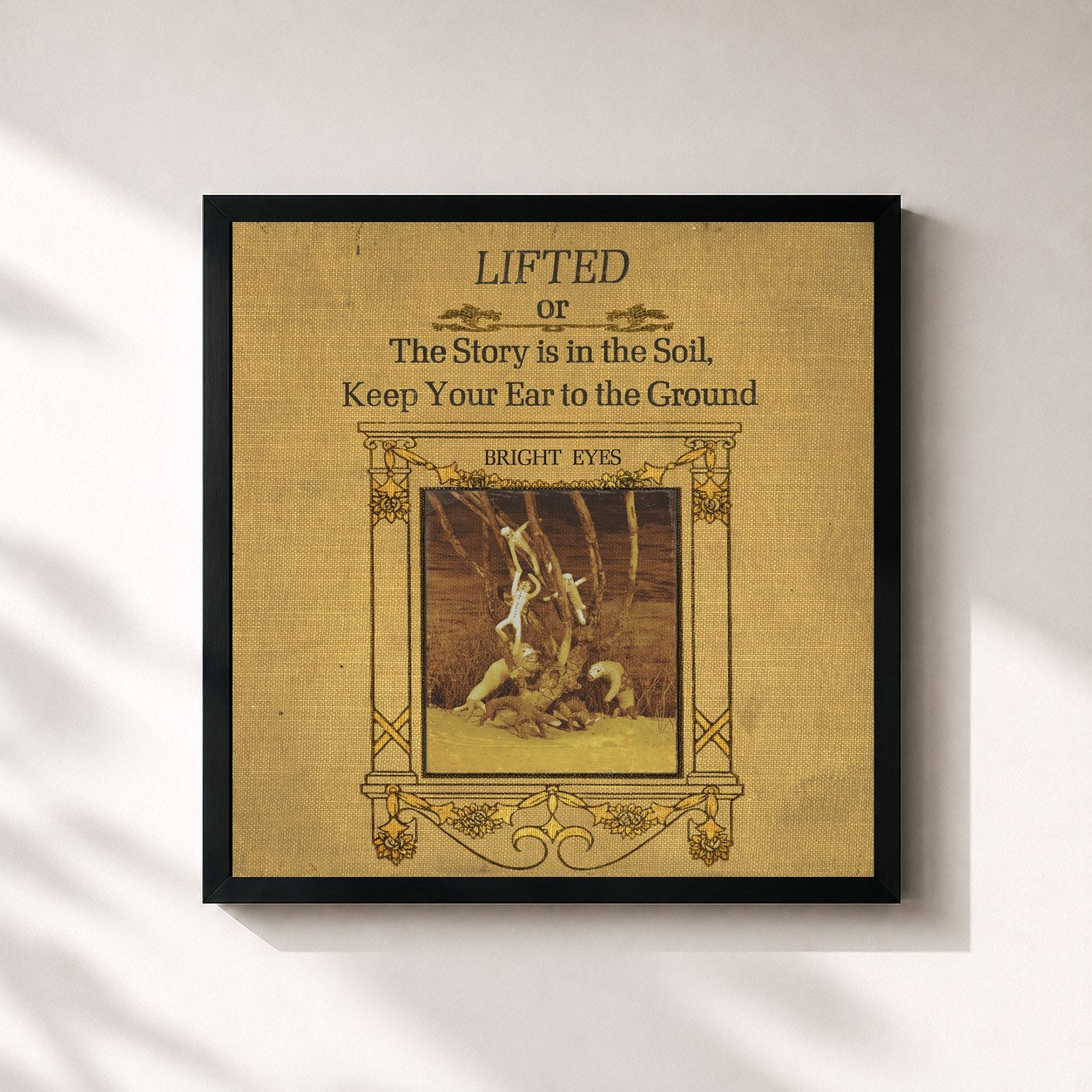 #noir Tableau carré de l'album LIFTED or The Story Is in the Soil, Keep Your Ear to the Ground de Bright Eyes, cadre noir 32x32 cm