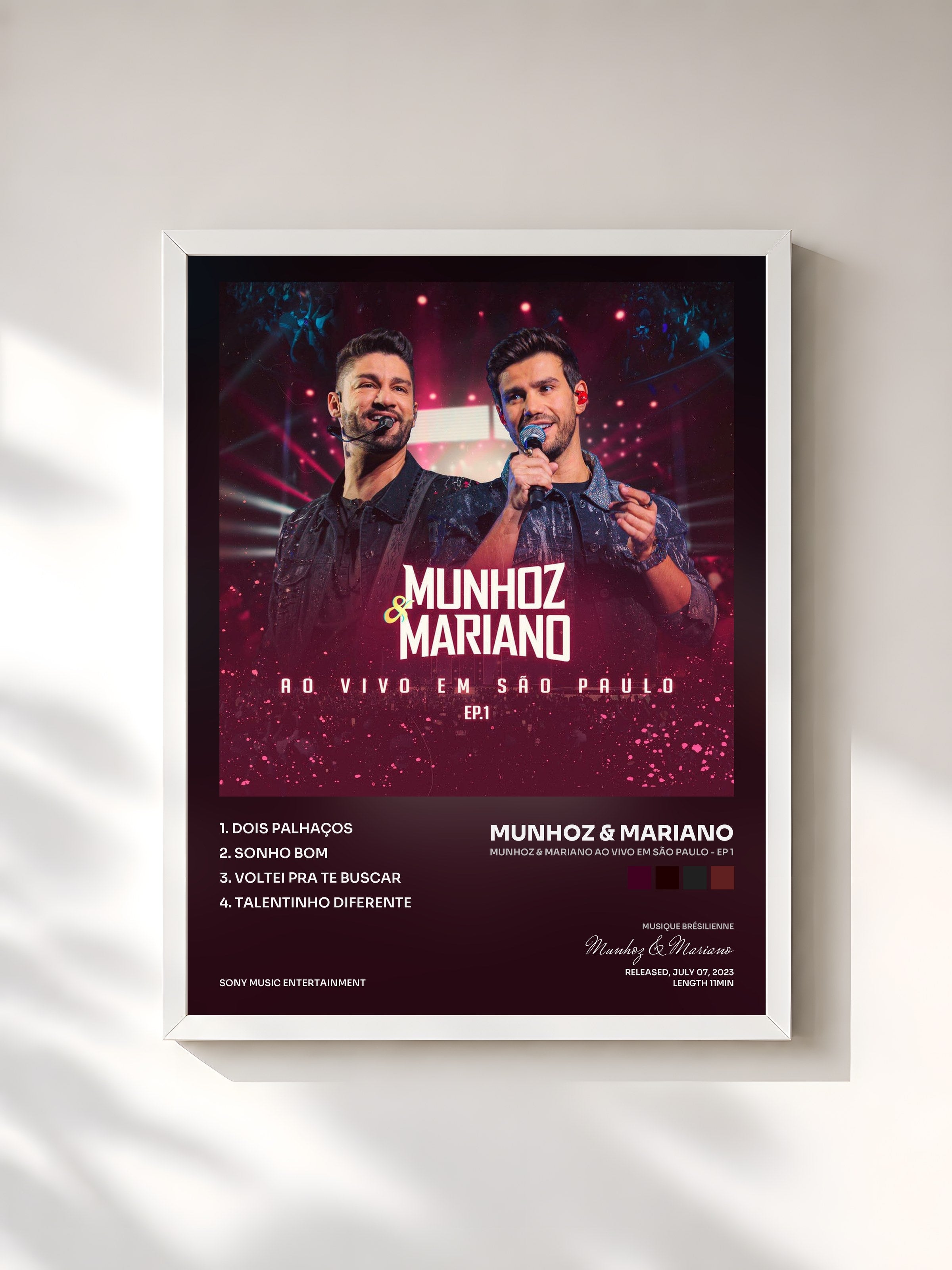 #blanc Tableau de l'album Munhoz & Mariano Ao Vivo Em São Paulo - EP 1 de Munhoz & Mariano, cadre blanc, imprimé et encadré en France