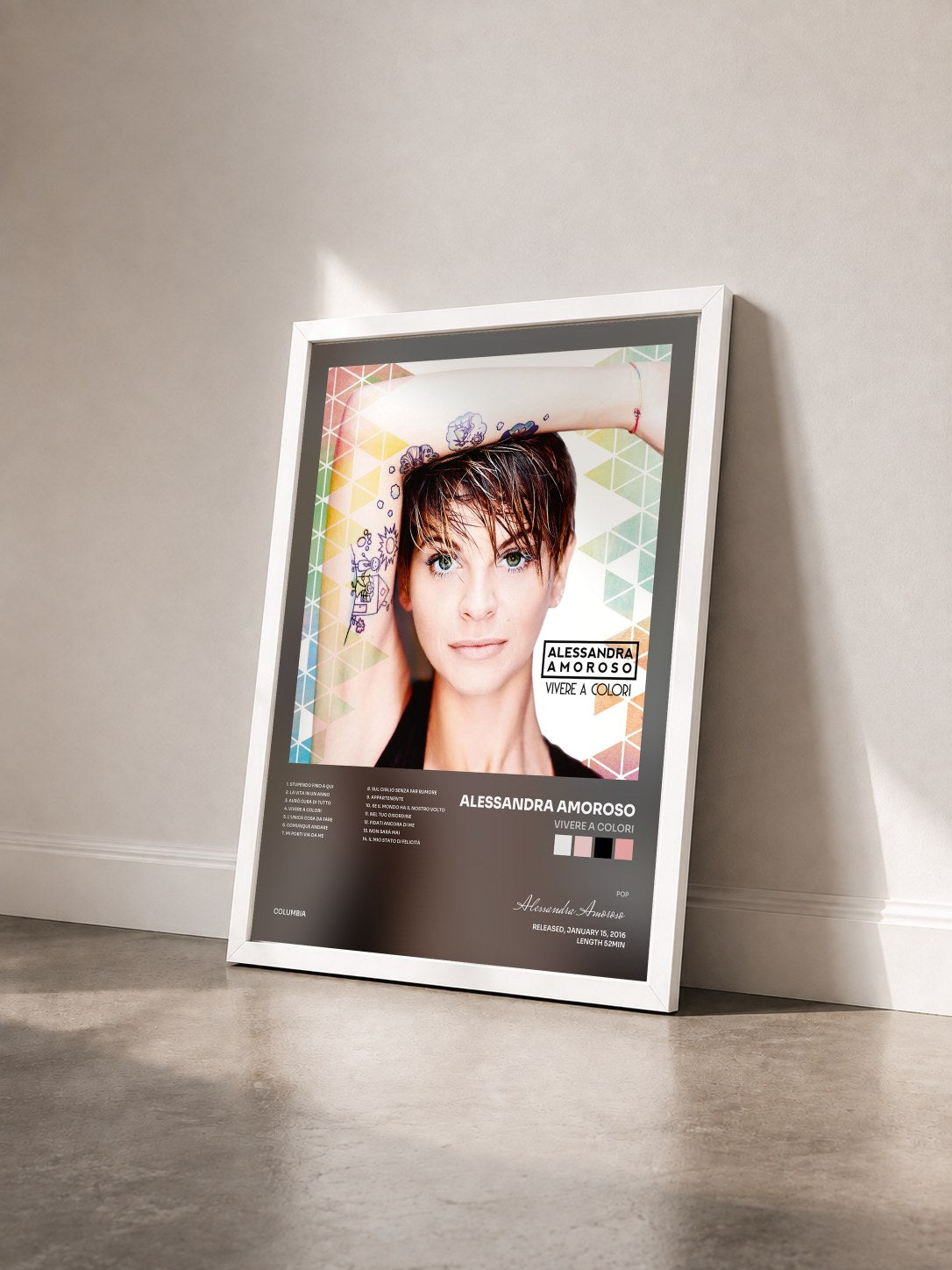 #blanc Tableau de l'album Vivere a colori de Alessandra Amoroso vu de trois quarts, cadre blanc