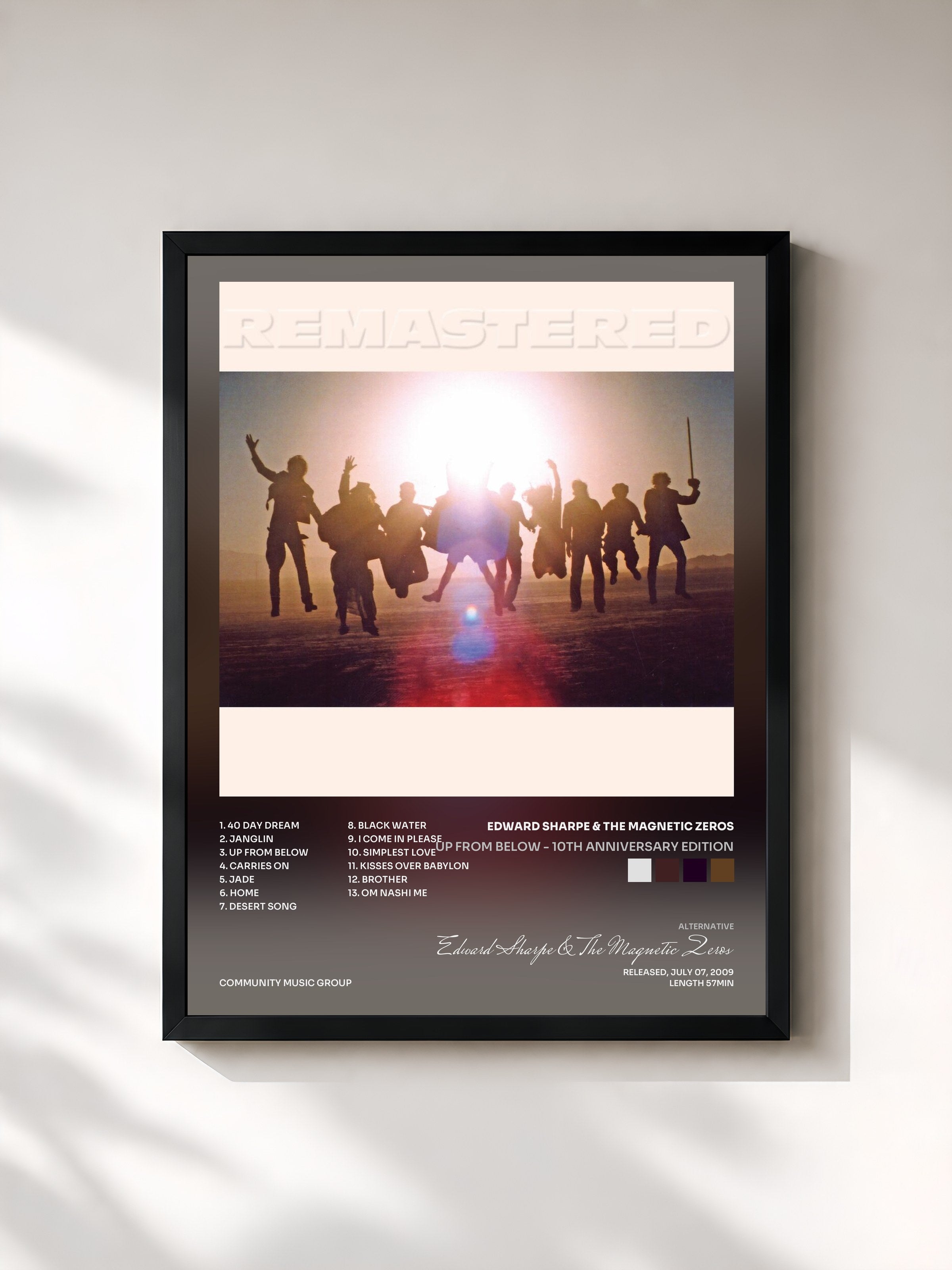 #noir Tableau de l'album Up From Below - 10th Anniversary Edition de Edward Sharpe & The Magnetic Zeros, cadre noir, imprimé et encadré en France