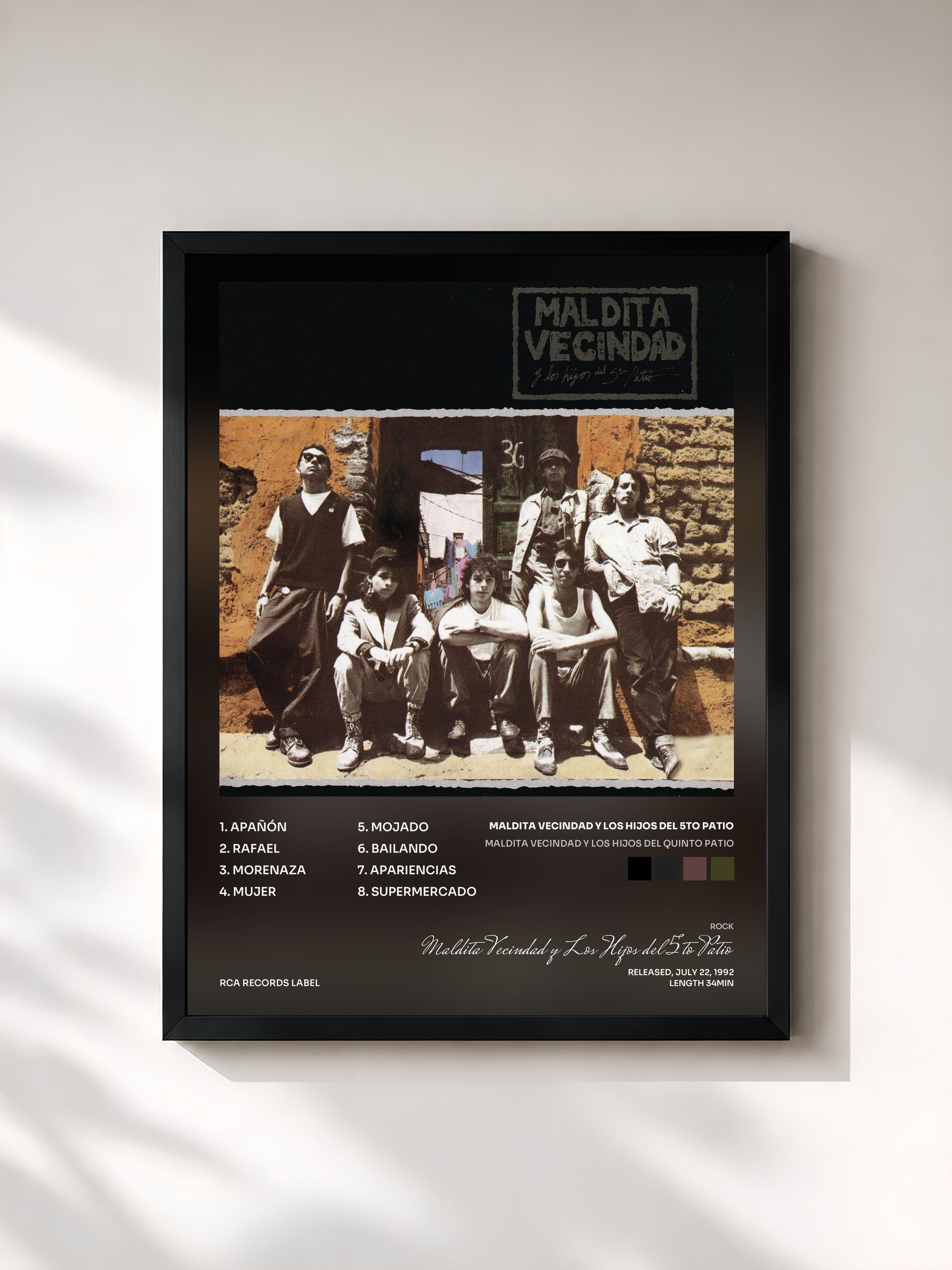 #noir Tableau de l'album Maldita Vecindad y los Hijos del Quinto Patio de Maldita Vecindad y Los Hijos del 5to Patio, cadre noir, imprimé et encadré en France