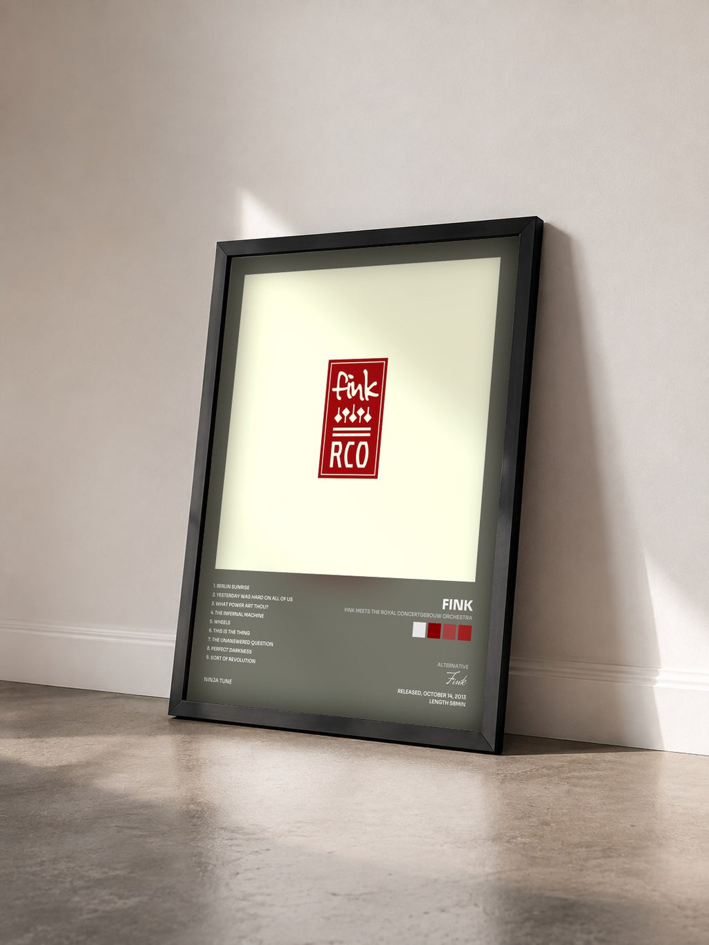 #noir Tableau de l'album Fink Meets The Royal Concertgebouw Orchestra de Fink vu de trois quarts, cadre noir