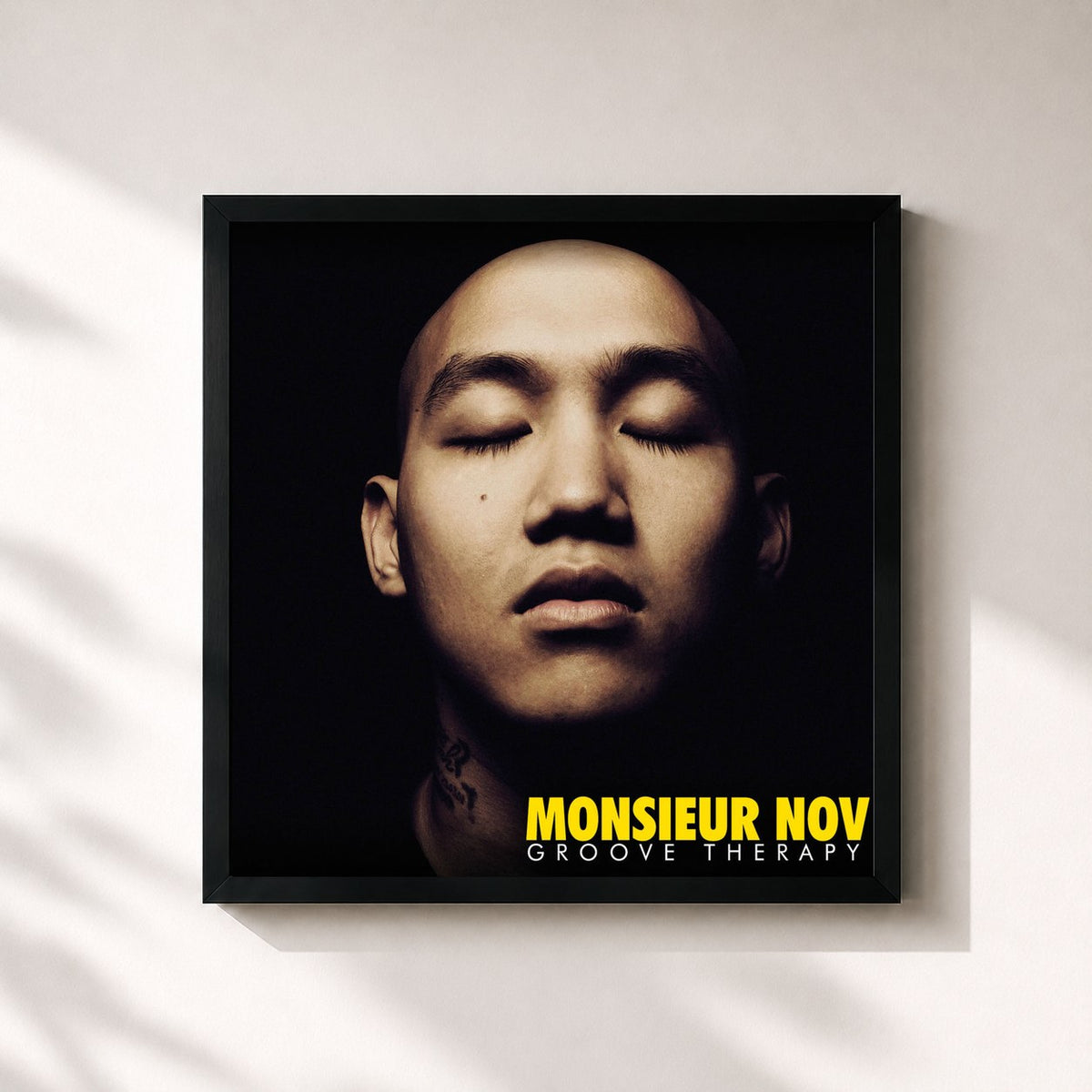 #noir Groove Therapy von Monsieur Nov als quadratischer Kunstdruck, schwarzer Rahmen 32x32 cm