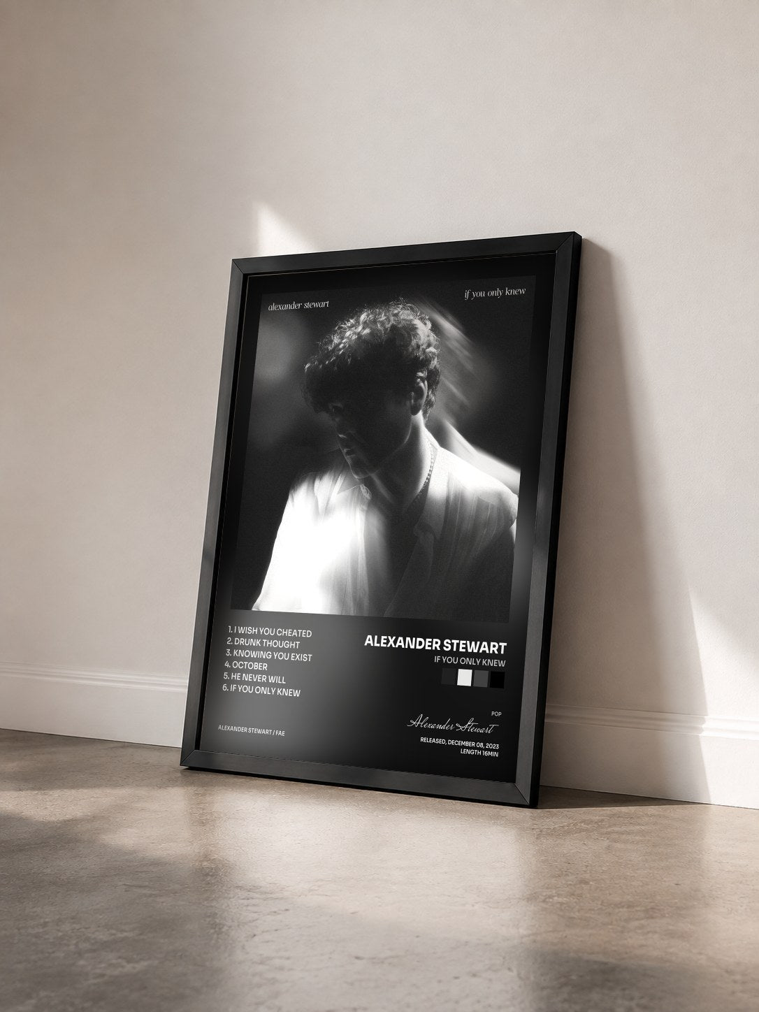 #noir Tableau de l'album if you only knew de Alexander Stewart vu de trois quarts, cadre noir