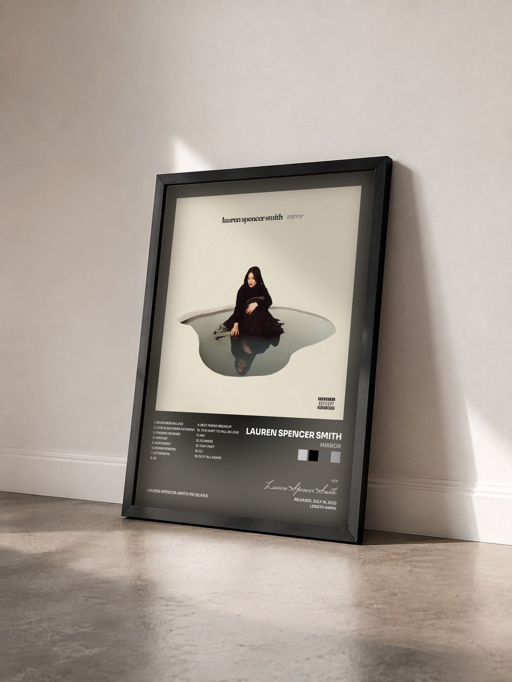 #noir Tableau de l'album Mirror de Lauren Spencer Smith vu de trois quarts, cadre noir