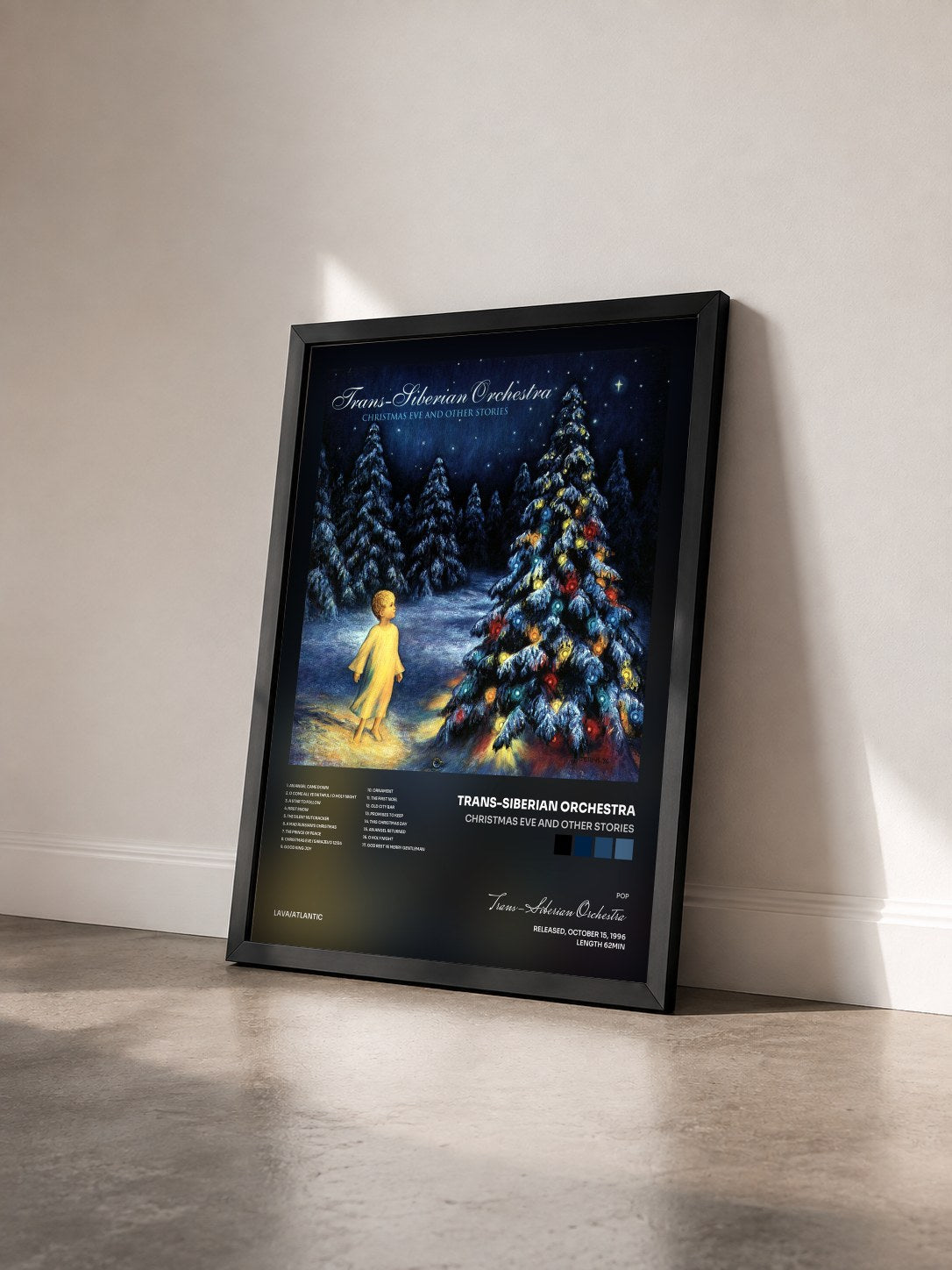 #noir Tableau de l'album Christmas Eve and Other Stories de Trans-Siberian Orchestra vu de trois quarts, cadre noir