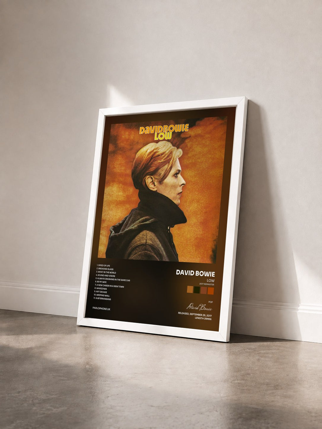 #blanc Tableau de l'album Low (2017 Remaster) de David Bowie vu de trois quarts, cadre blanc