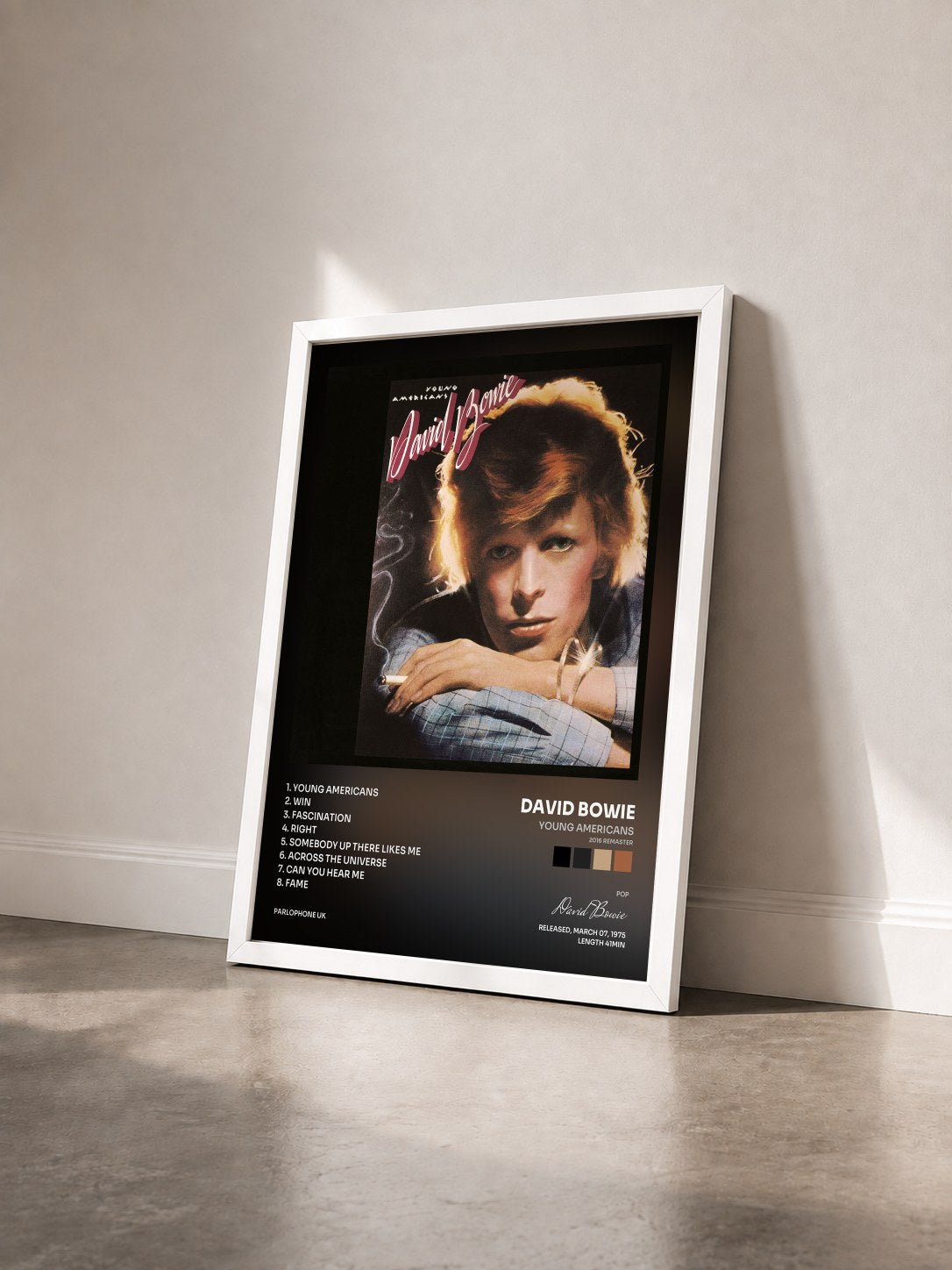 #blanc Tableau de l'album Young Americans (2016 Remaster) de David Bowie vu de trois quarts, cadre blanc