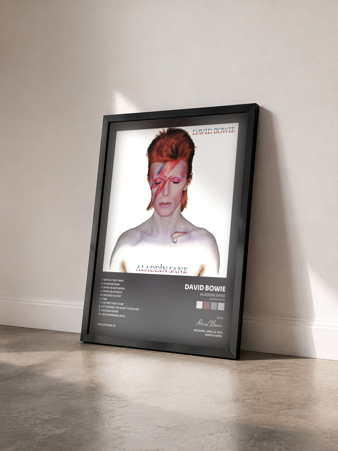 #noir Tableau de l'album Aladdin Sane (2013 Remaster) de David Bowie vu de trois quarts, cadre noir