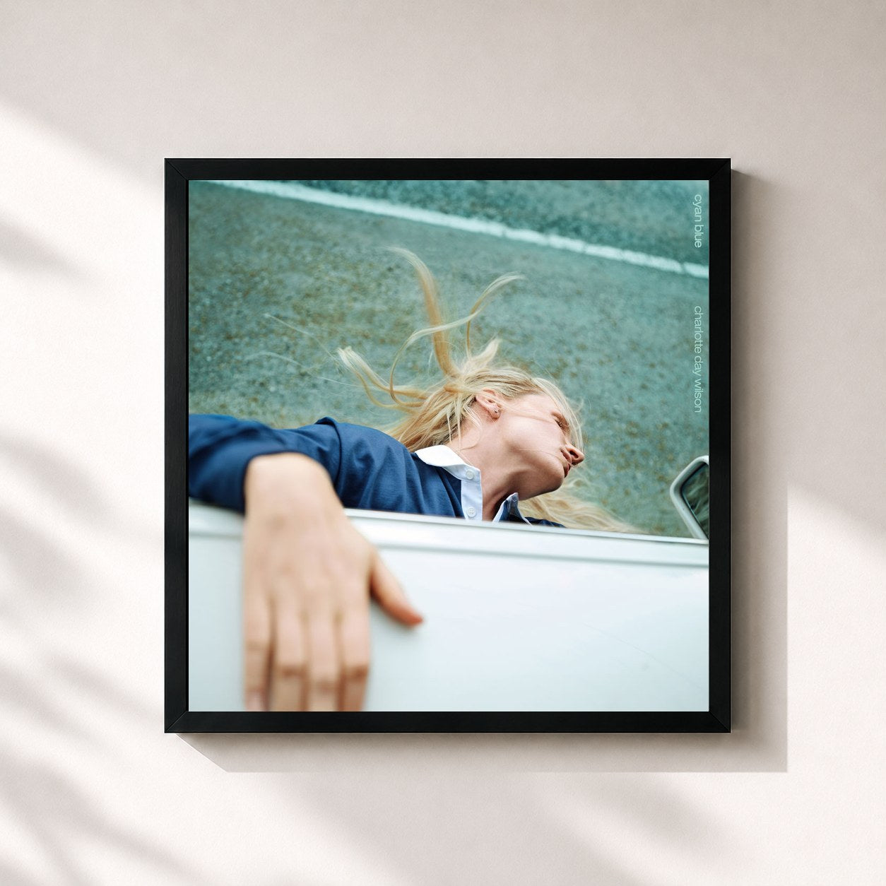 #noir Tableau carré de l'album Cyan Blue de Charlotte Day Wilson, cadre noir 32x32 cm