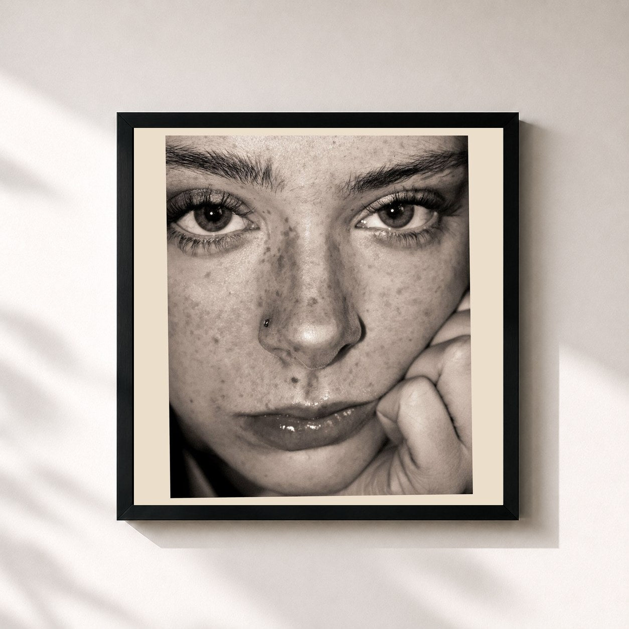 #noir Tableau carré de l'album Falling Asleep At The Wheel de Holly Humberstone, cadre noir 32x32 cm