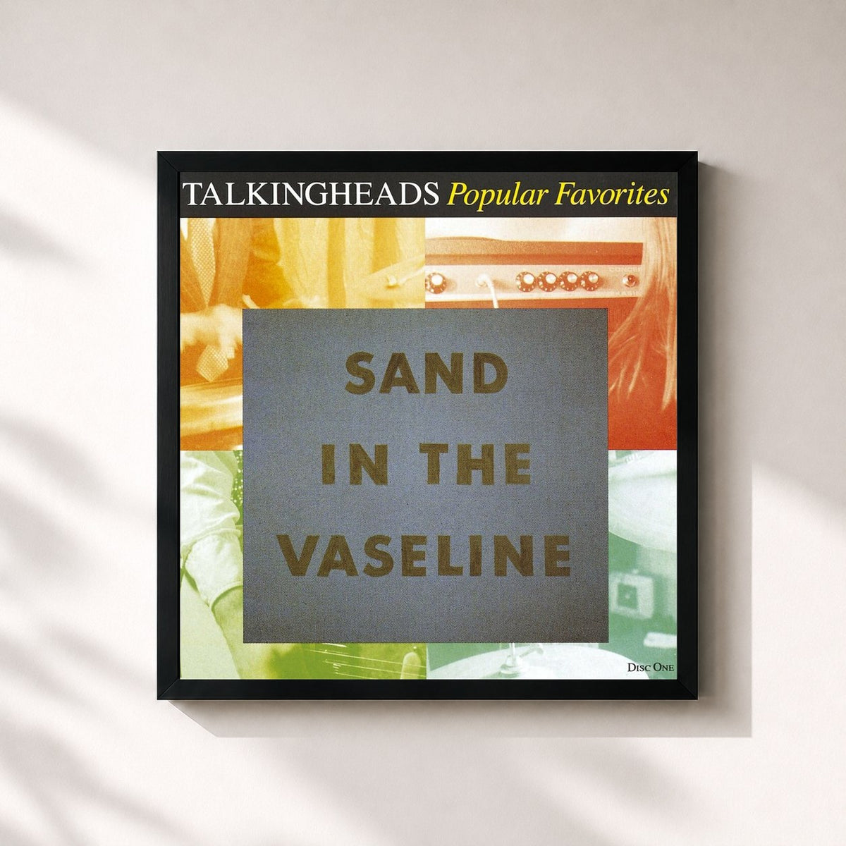 #noir Popular Favorites 1976 - 1992 / Sand in the Vaseline di Talking Heads in stampa quadrata incorniciata, cornice nera 32x32 cm