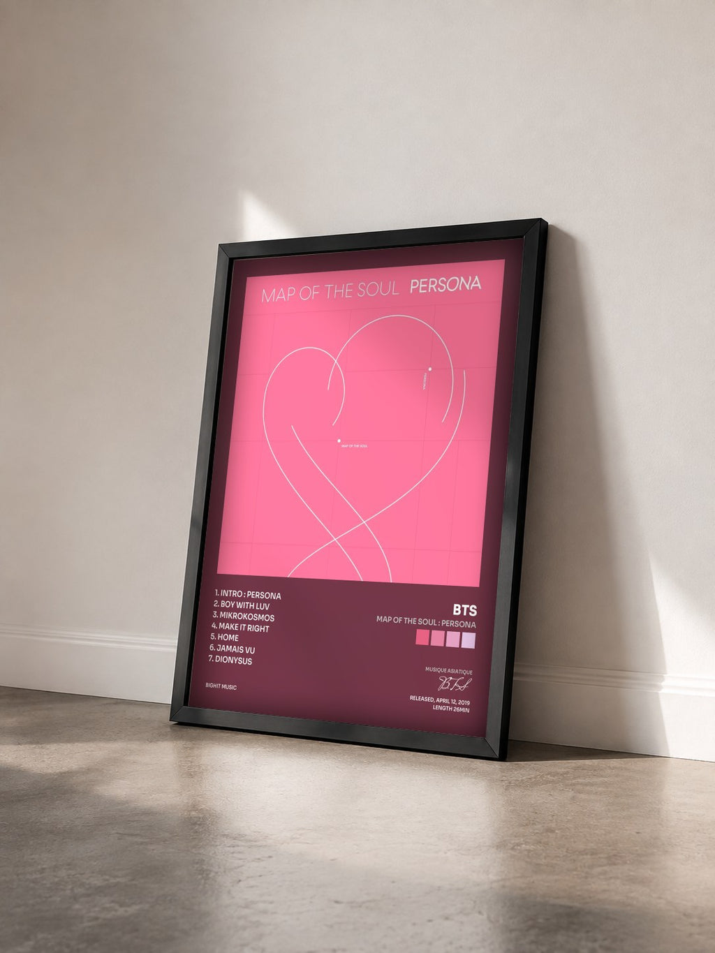 #noir MAP OF THE SOUL : PERSONA di BTS in stampa incorniciata vista di tre quarti, cornice nera