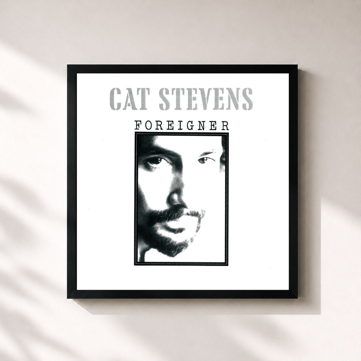 #noir Tableau carré de l'album Foreigner de Yusuf / Cat Stevens, cadre noir 32x32 cm