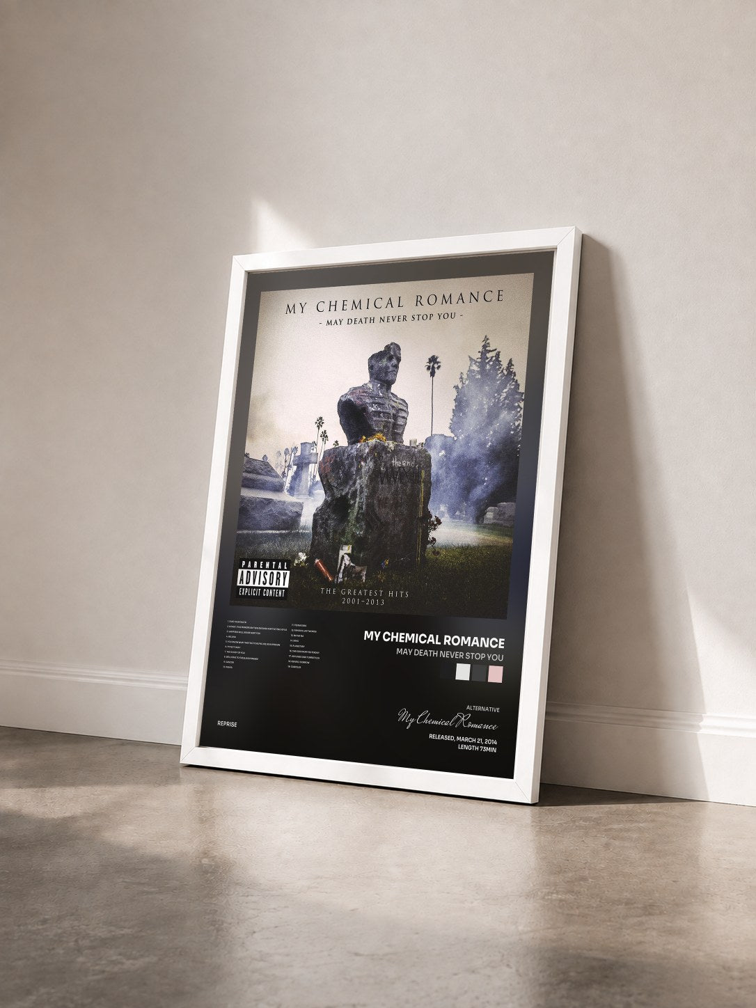 #blanc Tableau de l'album May Death Never Stop You de My Chemical Romance vu de trois quarts, cadre blanc