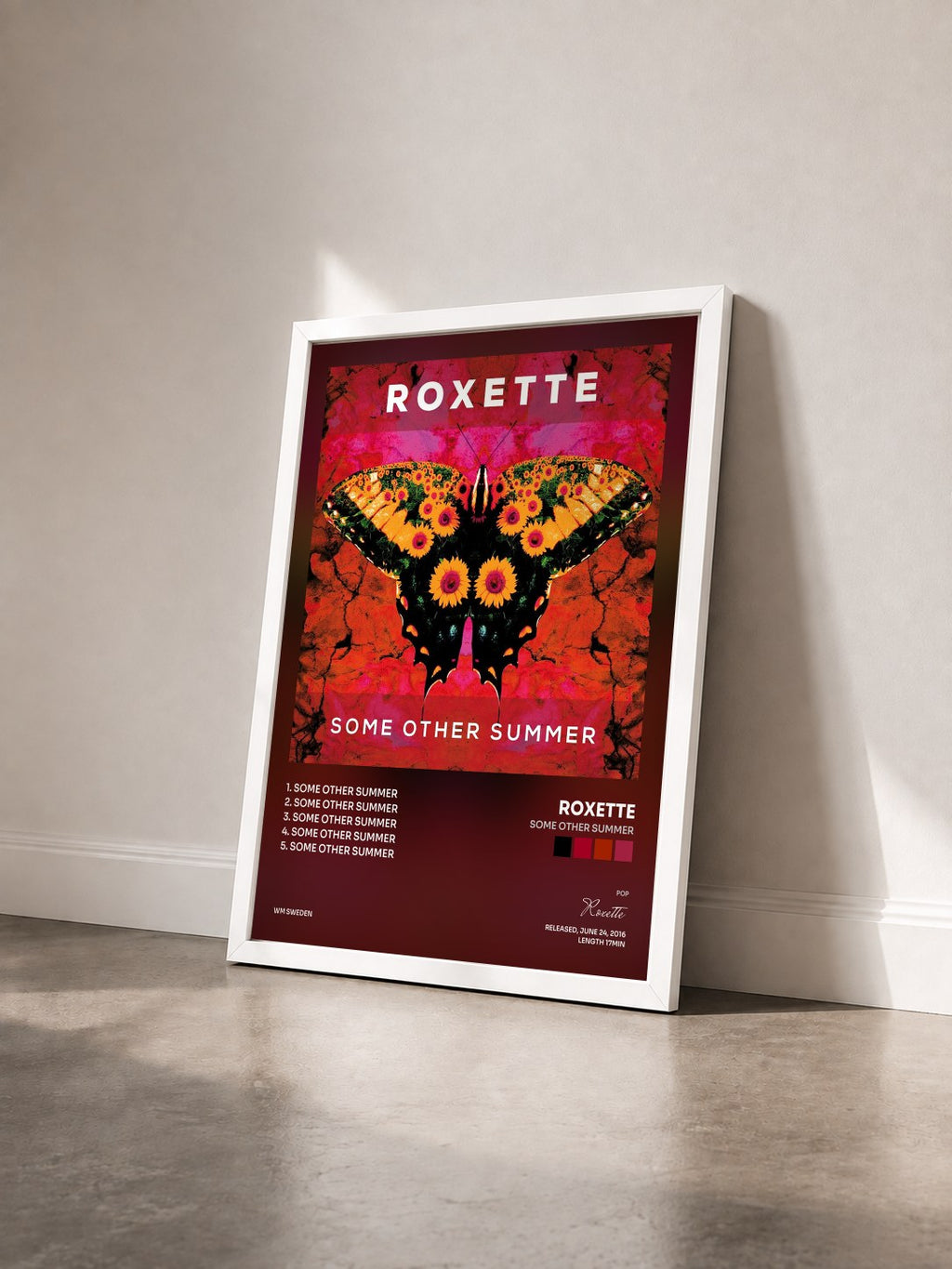 #blanc Some Other Summer von Roxette als gerahmter Kunstdruck von schräg gesehen, weißer Rahmen