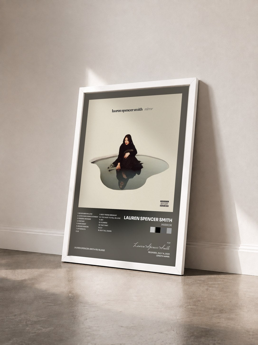 #blanc Tableau de l'album Mirror de Lauren Spencer Smith vu de trois quarts, cadre blanc