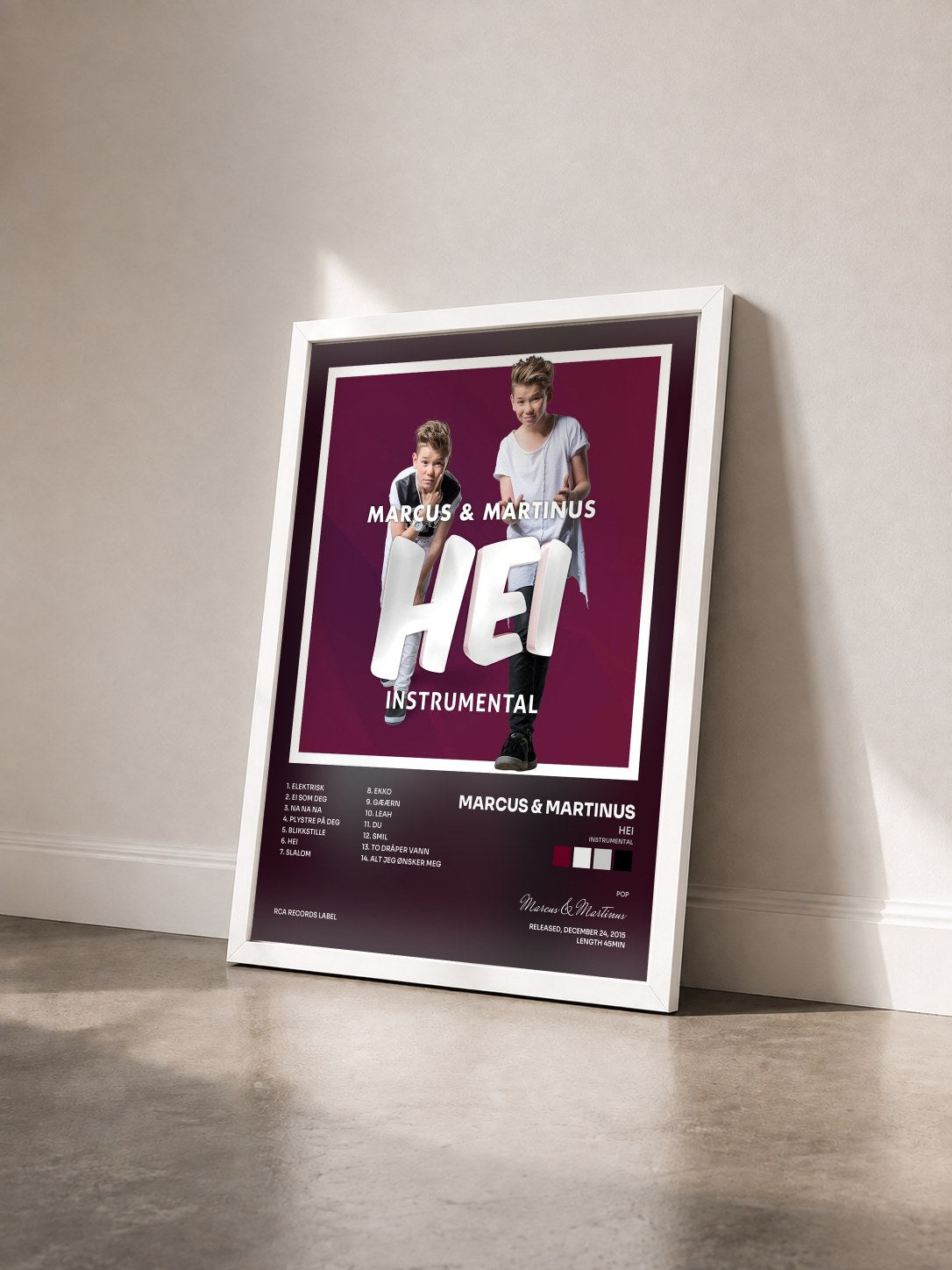 #blanc Tableau de l'album Hei (Instrumental) de Marcus & Martinus vu de trois quarts, cadre blanc