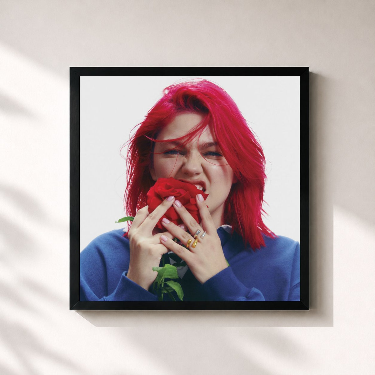 #noir Tableau carré de l'album solo (édition foudre) de Louane, cadre noir 32x32 cm