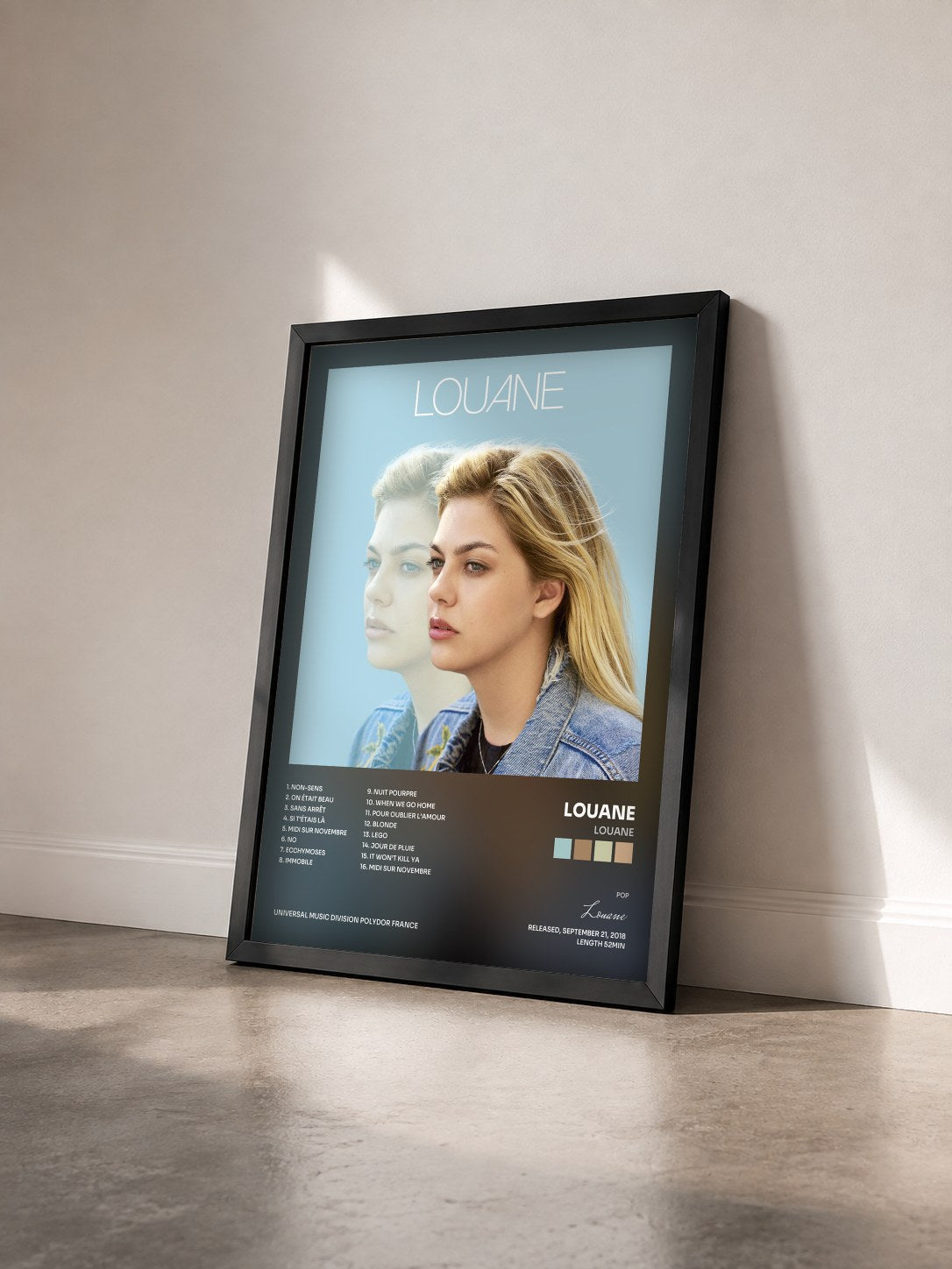 #noir Tableau de l'album Louane de Louane vu de trois quarts, cadre noir